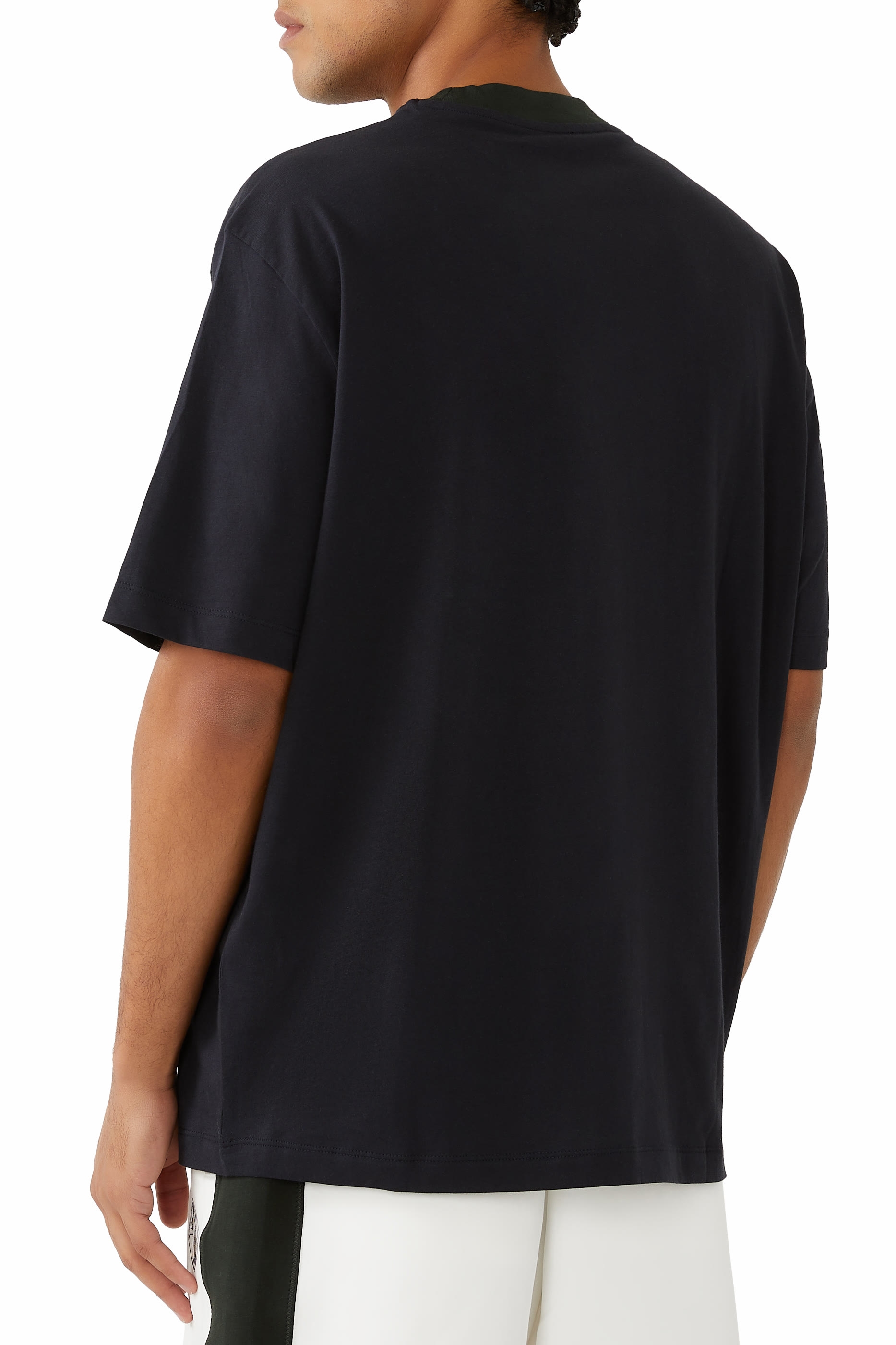 تيشيرت بشعار الماركة