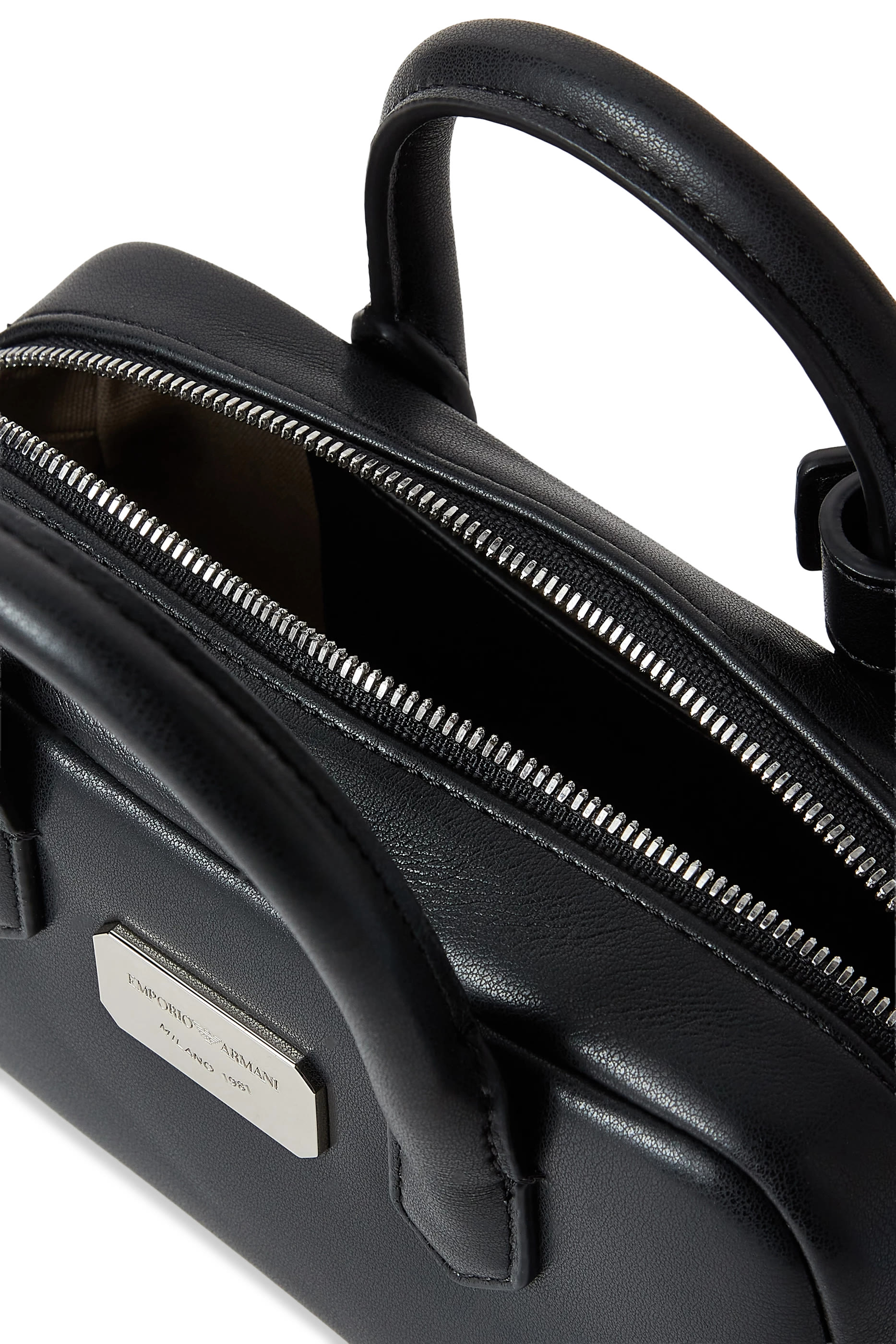 حقيبة يد بشعار الماركة جلد