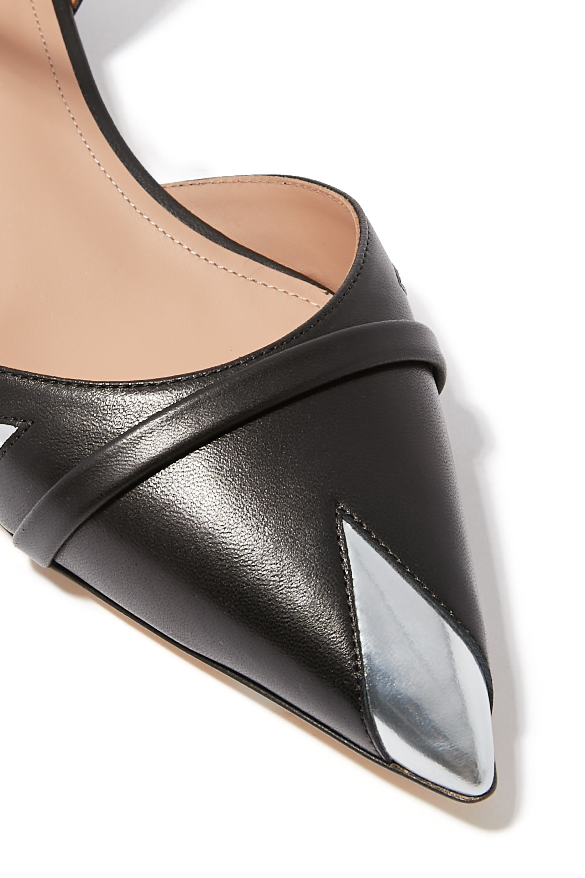 صندل أولا بكعب مسطح