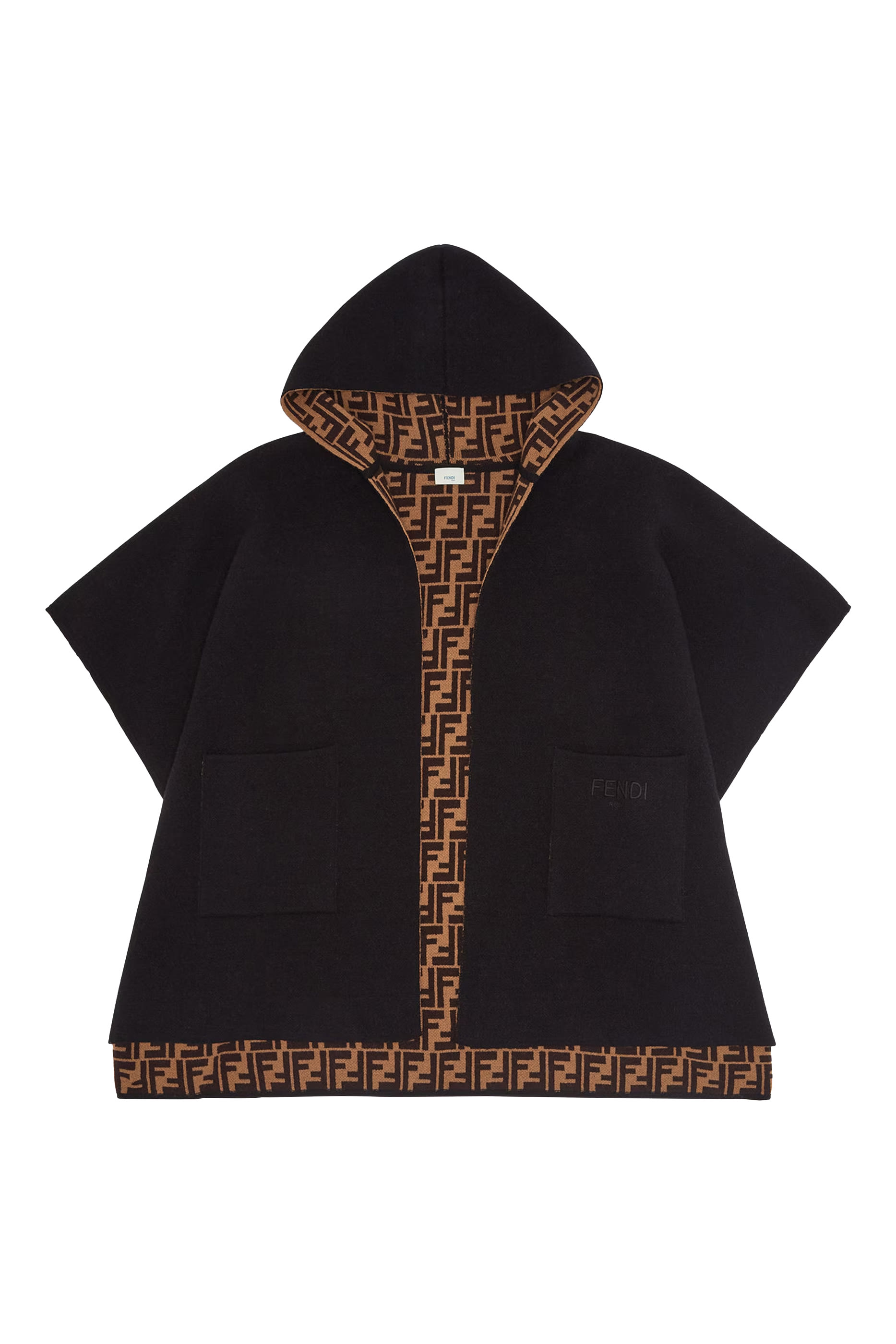 كاب بتصميم بوجهين بشعار الماركة