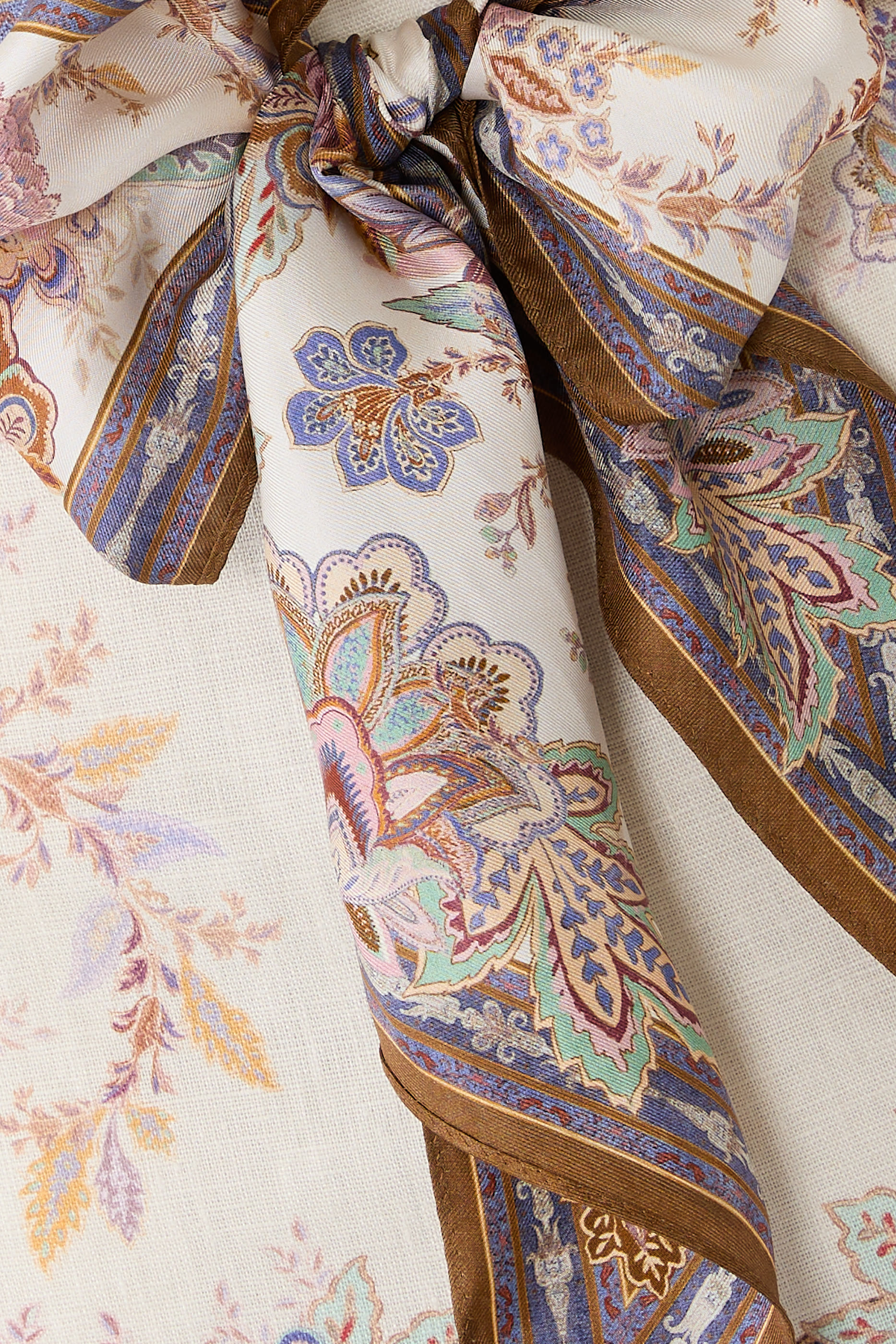 شورت لونا برباط بنمط وشاح