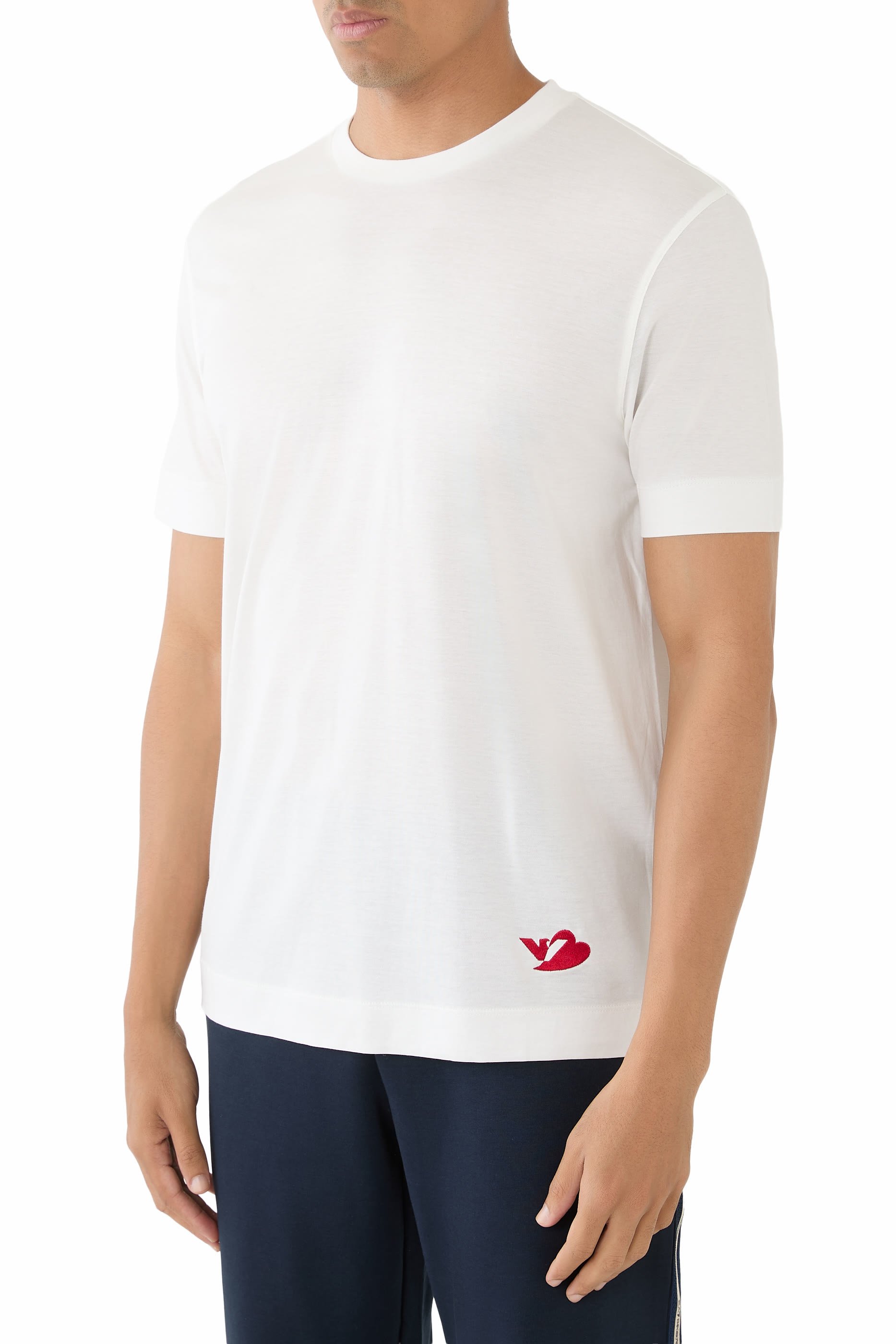 تيشيرت بشعار النسر بتصميم قلب