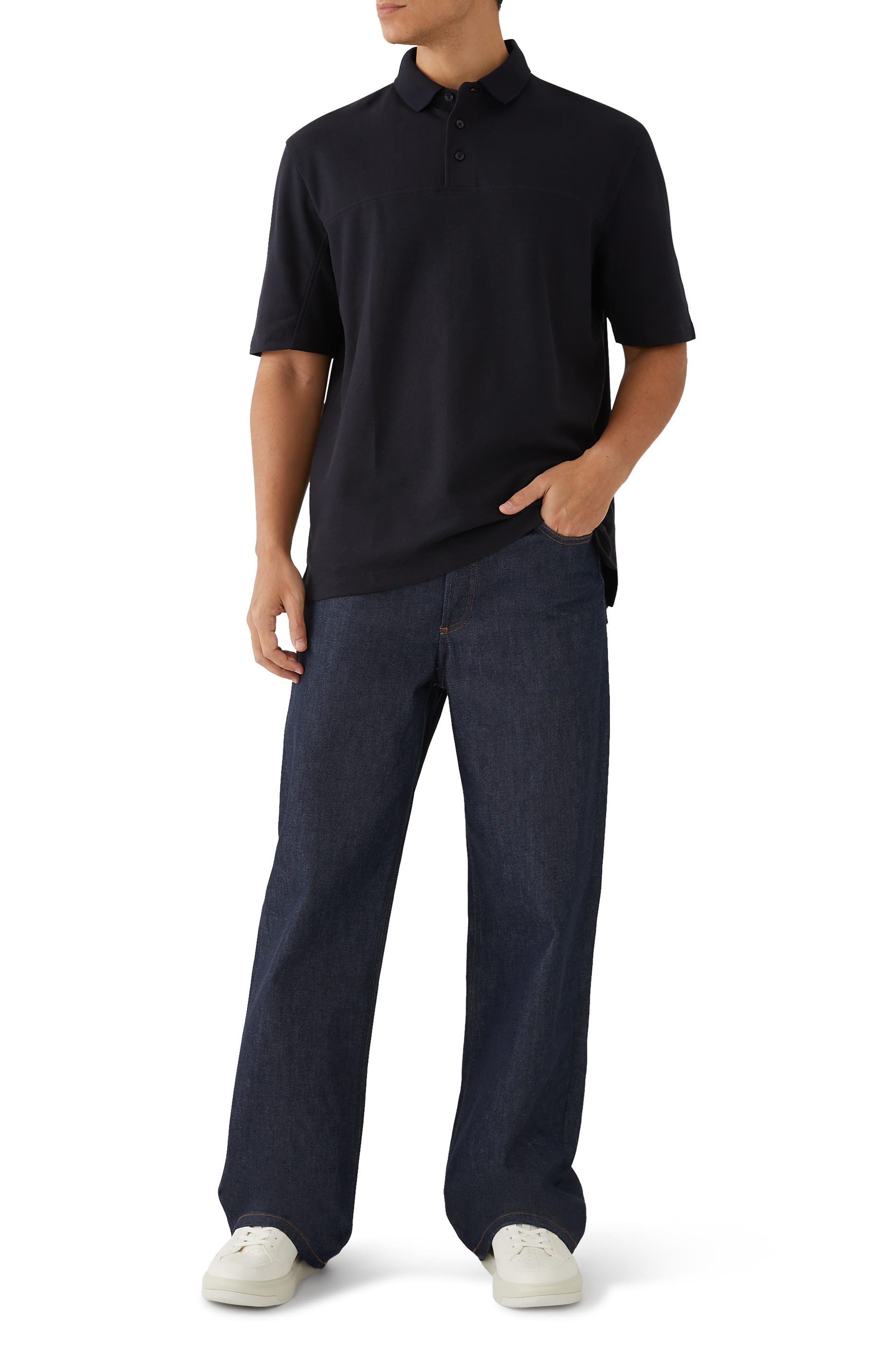 قميص بولو بأزرار بشعار الماركة