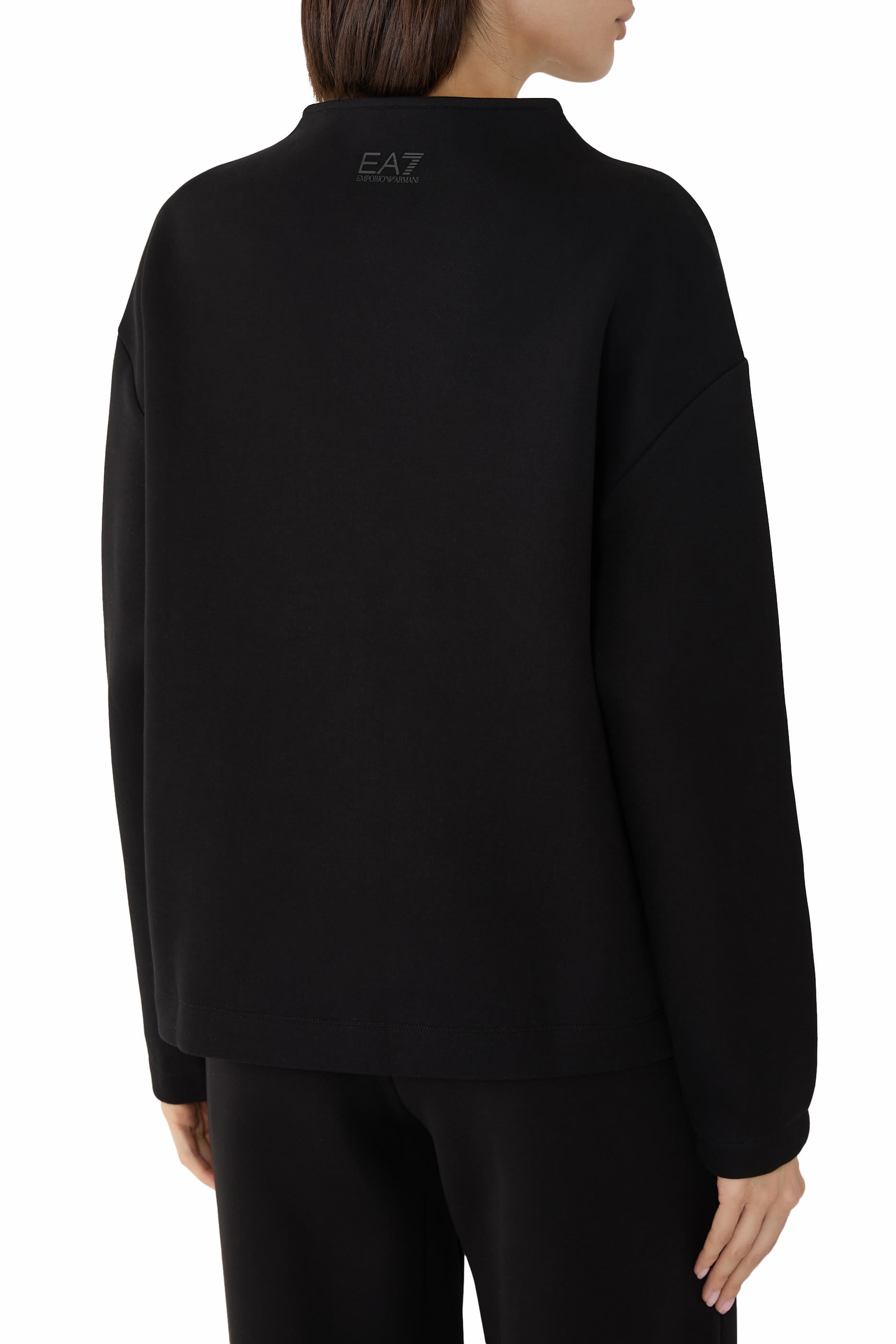 سويت شيرت بطبعة شعار الماركة مطرز بأحجار الراين