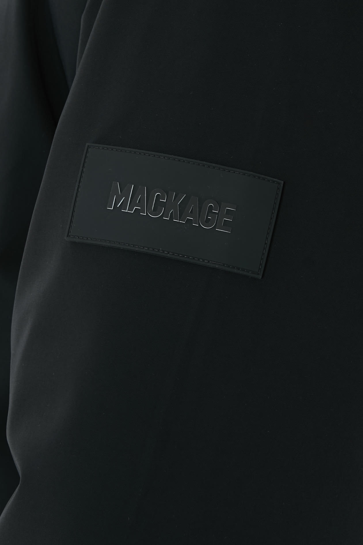 جاكيت تزلج يوكيو-ار بغطاء رأس وتصميم مبطن بالزغب