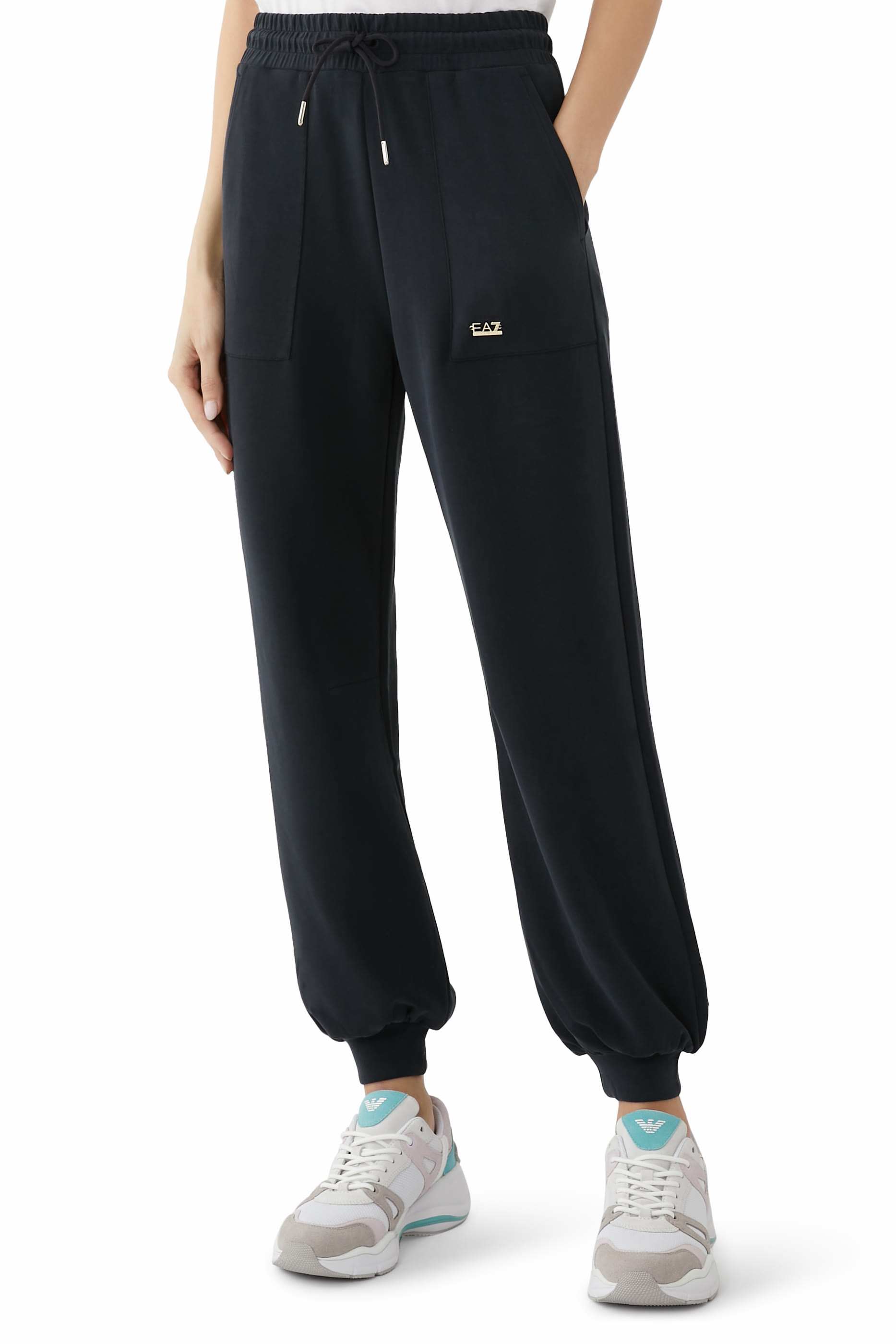 بنطال رياضي بقصة فضفاضة بشعار الماركة