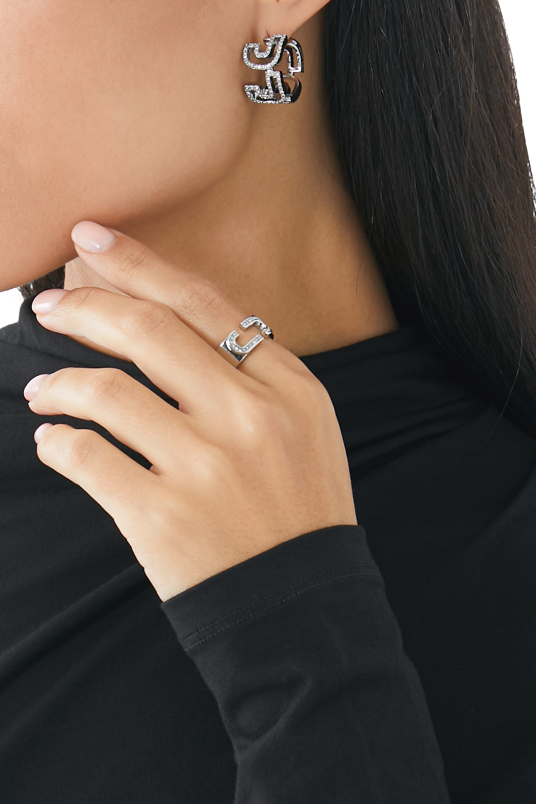 خاتم بشعار الماركة مرصع بالكريستال بافيه