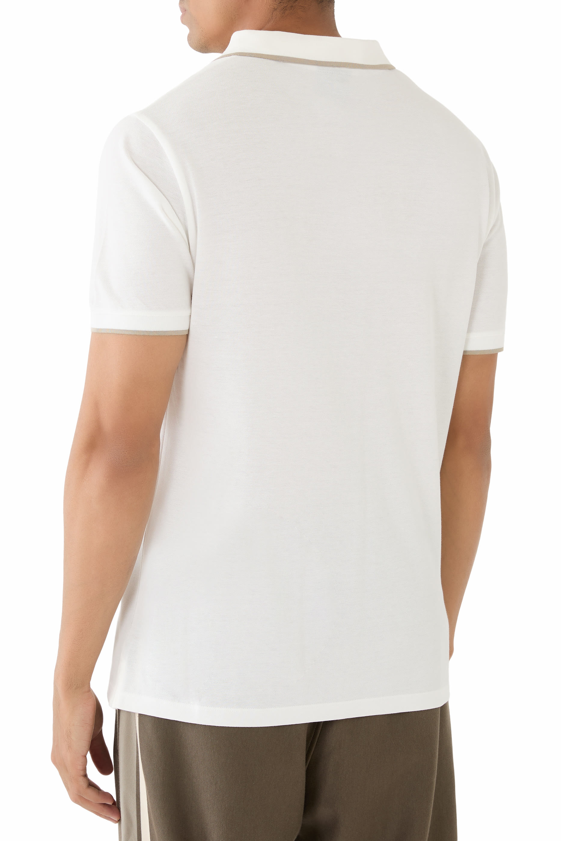 قميص بولو بياقة على شكل حرف V مزين بشعار الماركة صغير