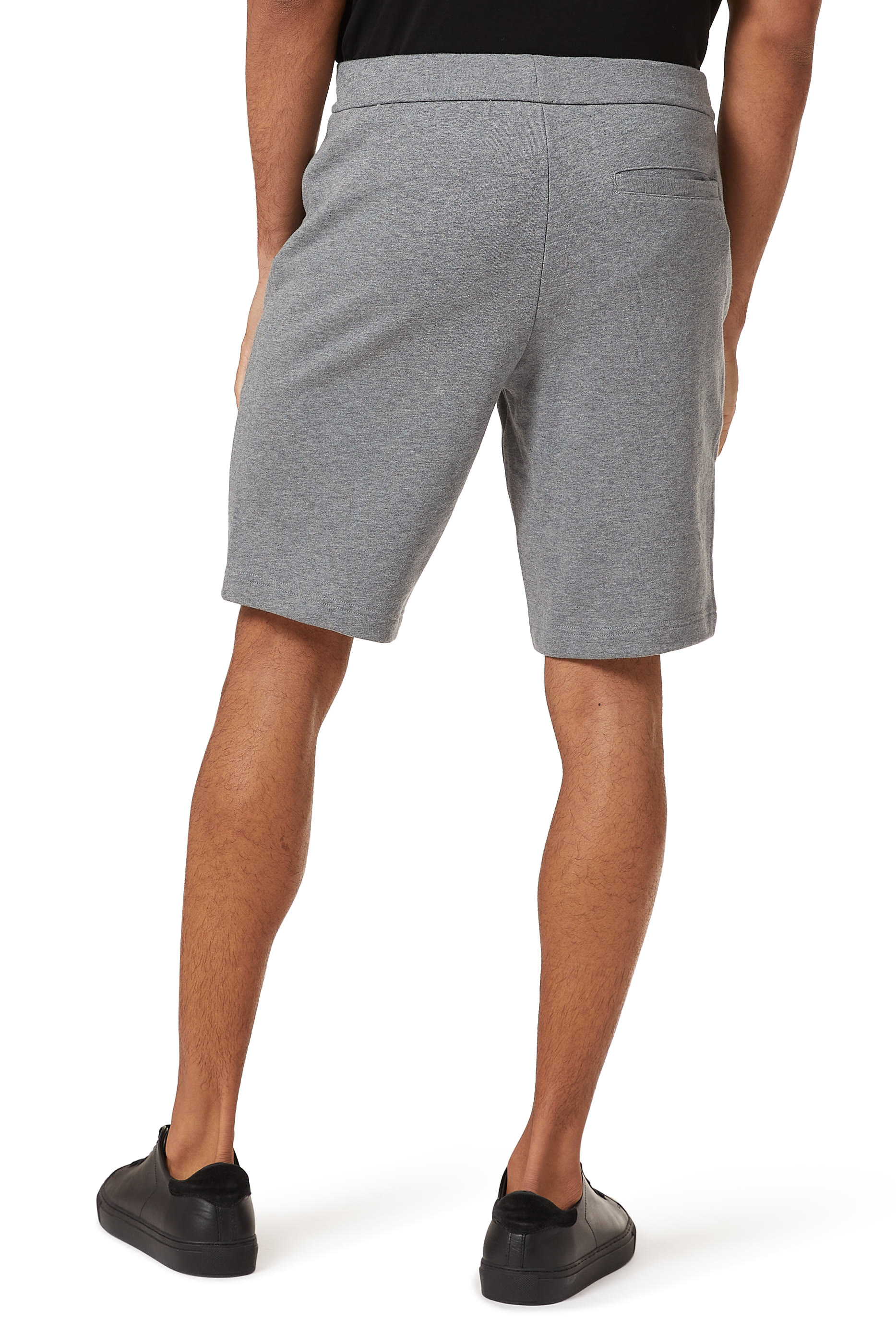 شورت قطن بتطريز شعار الماركة