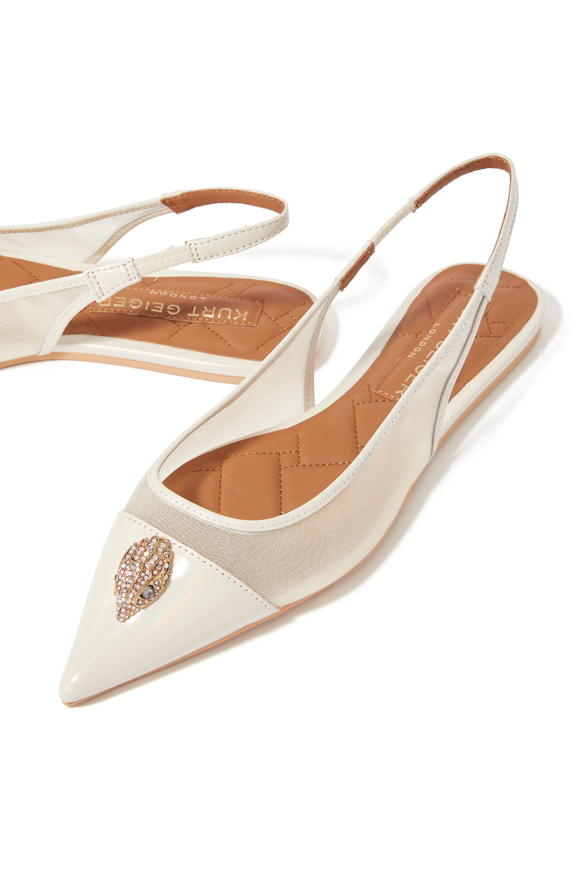 صندل بلغرافيا بكعب مسطح وسير خلفي