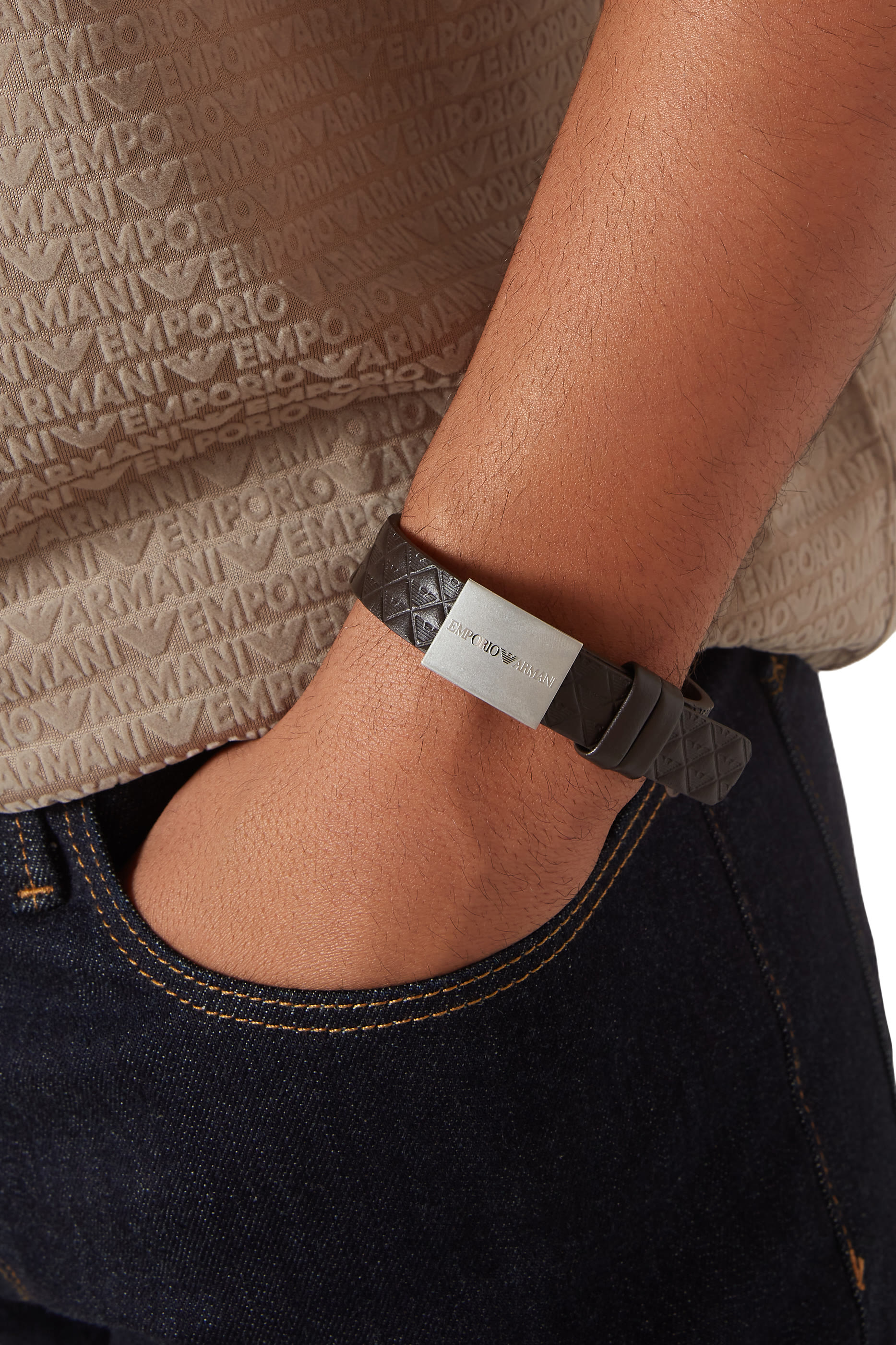 سوار بشعار الماركة جلد