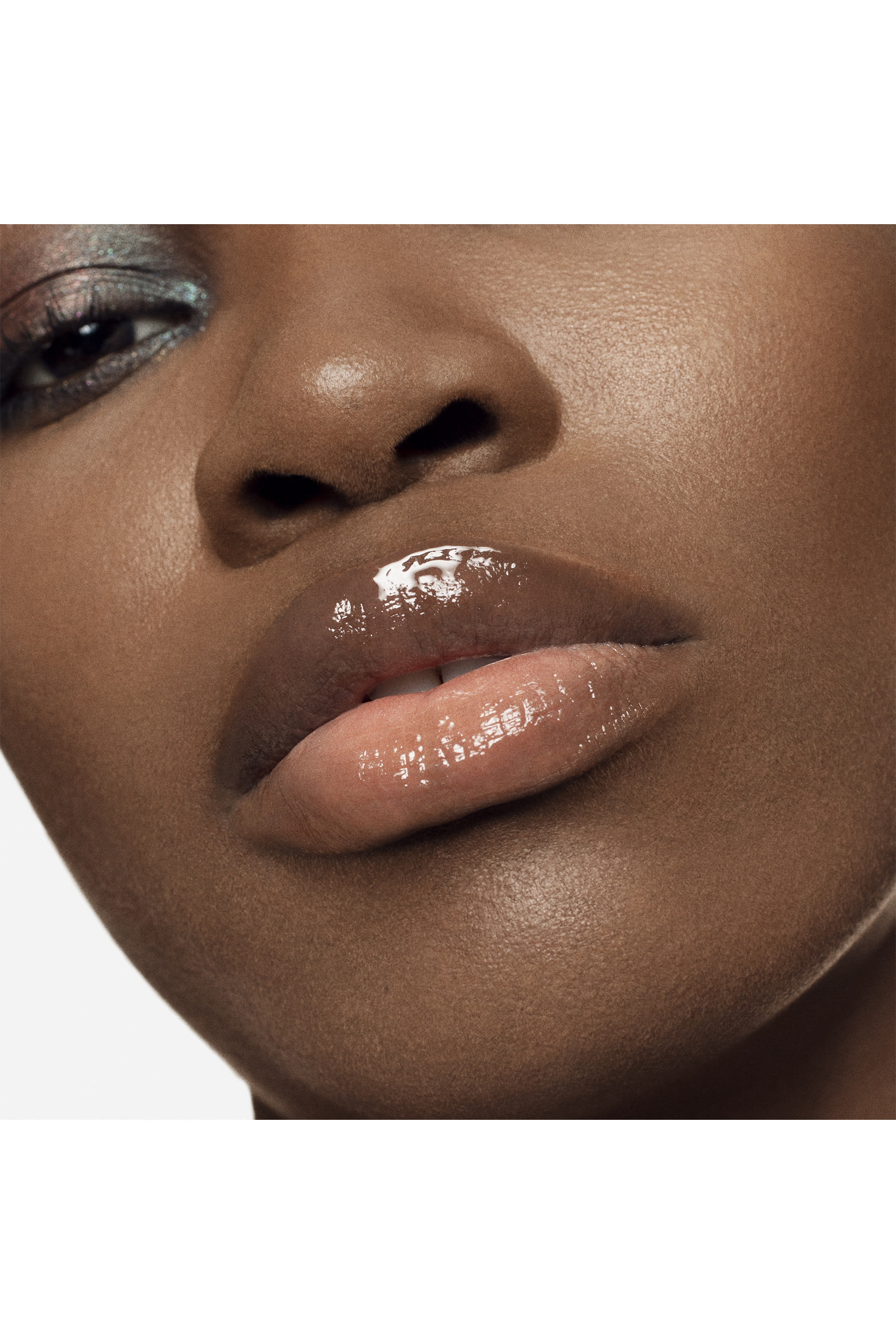 أحمر شفاه فينيل بتركيبة سائلة