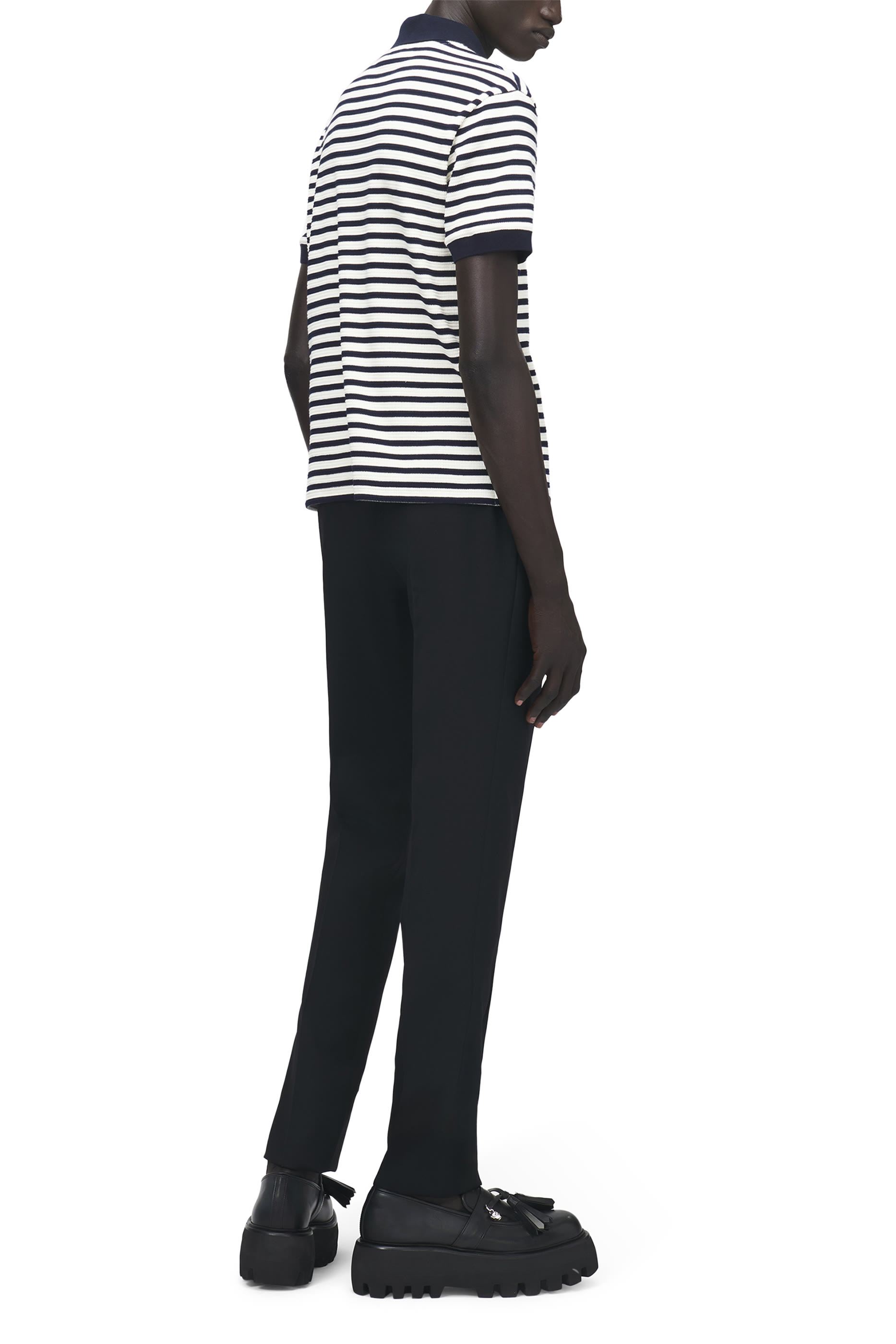 قميص بولو مخطط