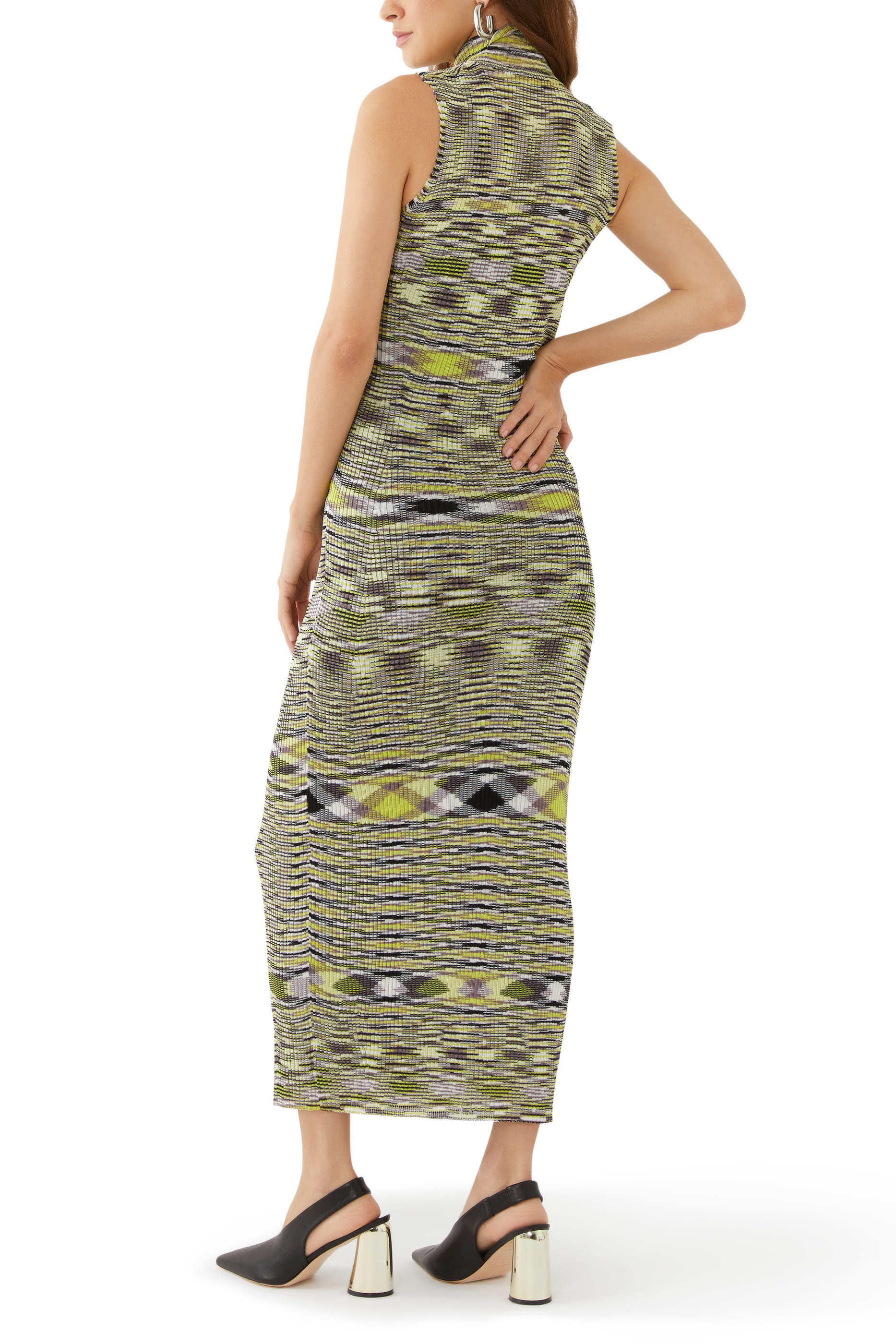 حذاء كلاسيكي تورو مفتوح من الخلف بكعب عريض بطول 90 مم