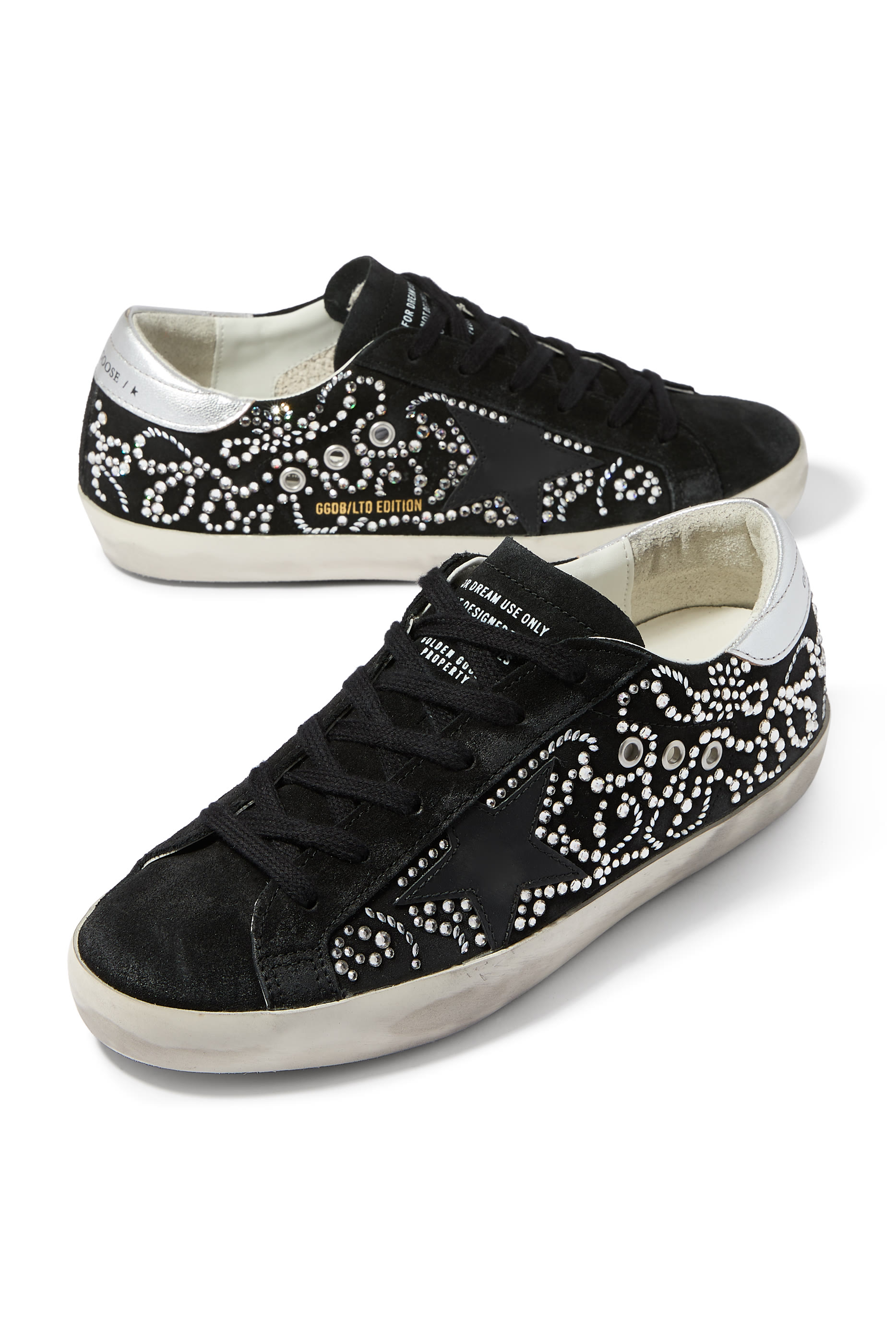 سنيكرز سوبر ستار بإصدار محدود