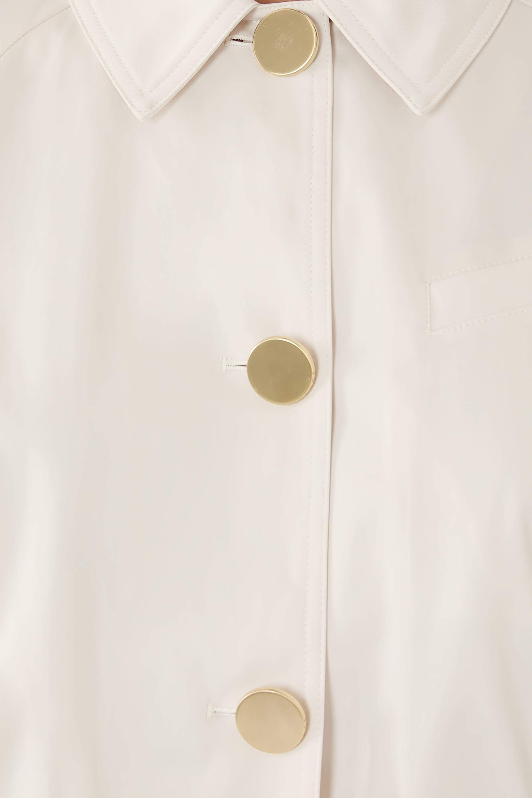 جاكيت بياقة وأزرار أمامية