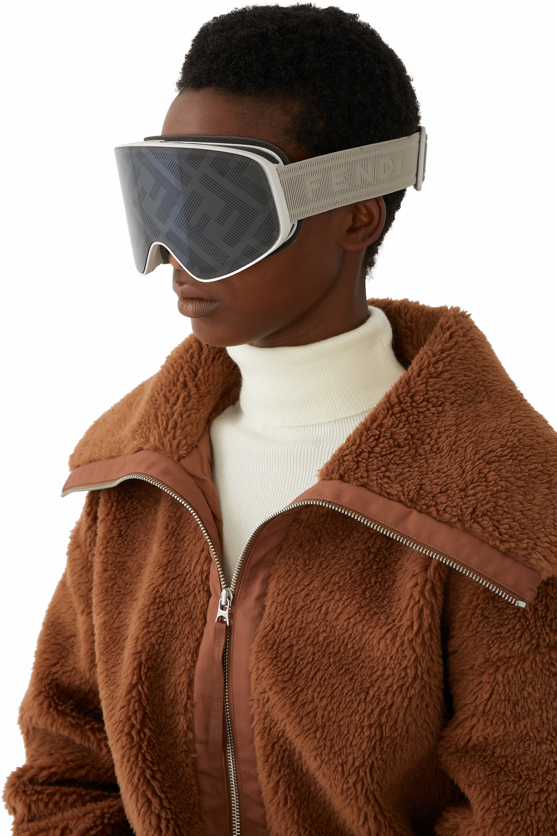 نظارة تزلج بتصميم قناع