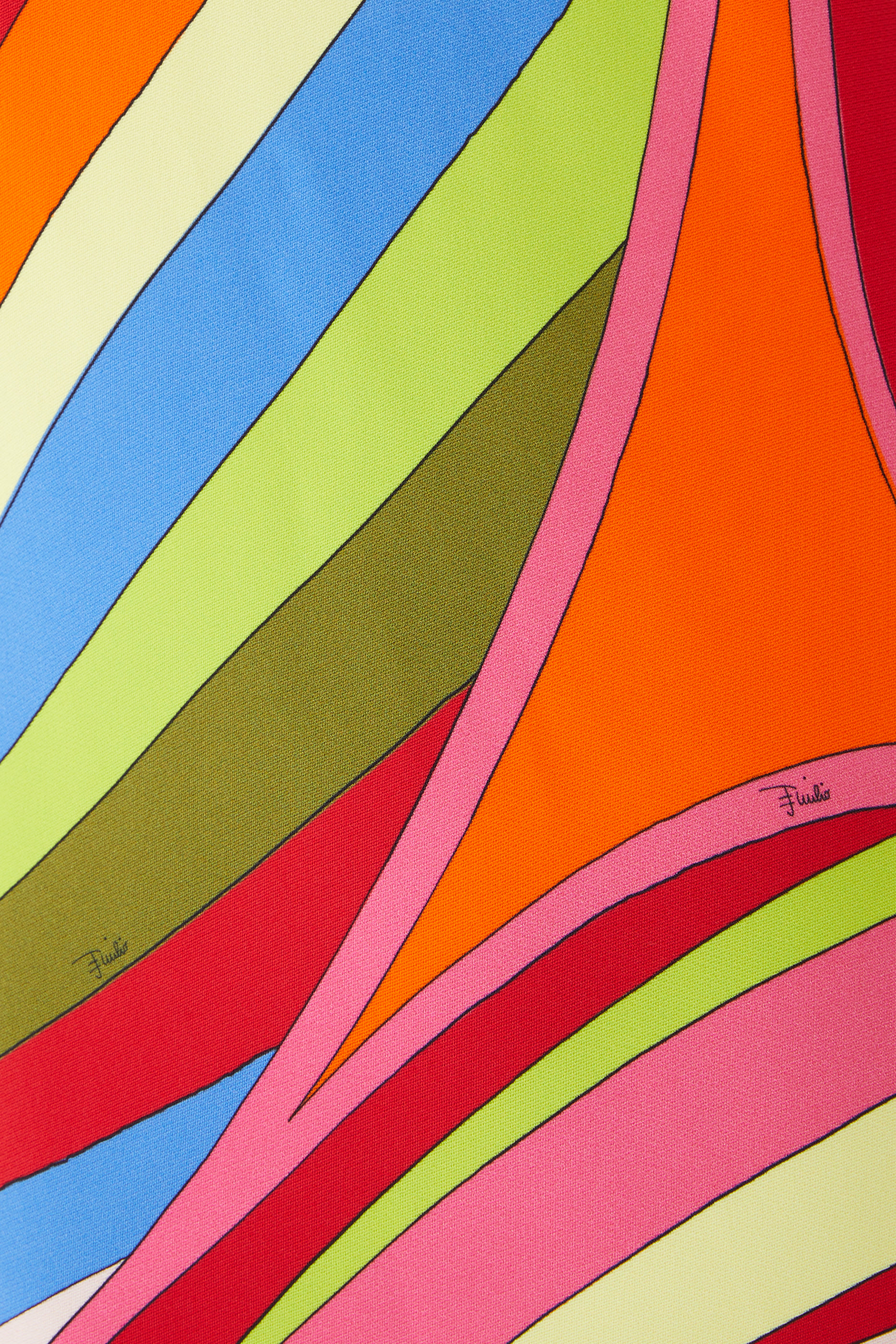 فستان قصير بنقشة ايريد