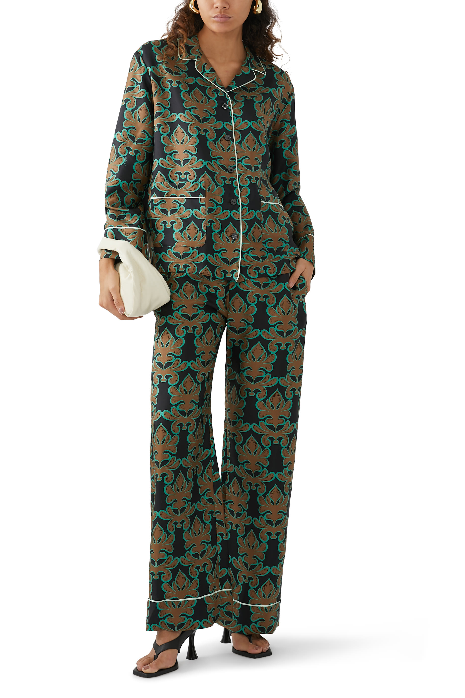 قميص بيجاما