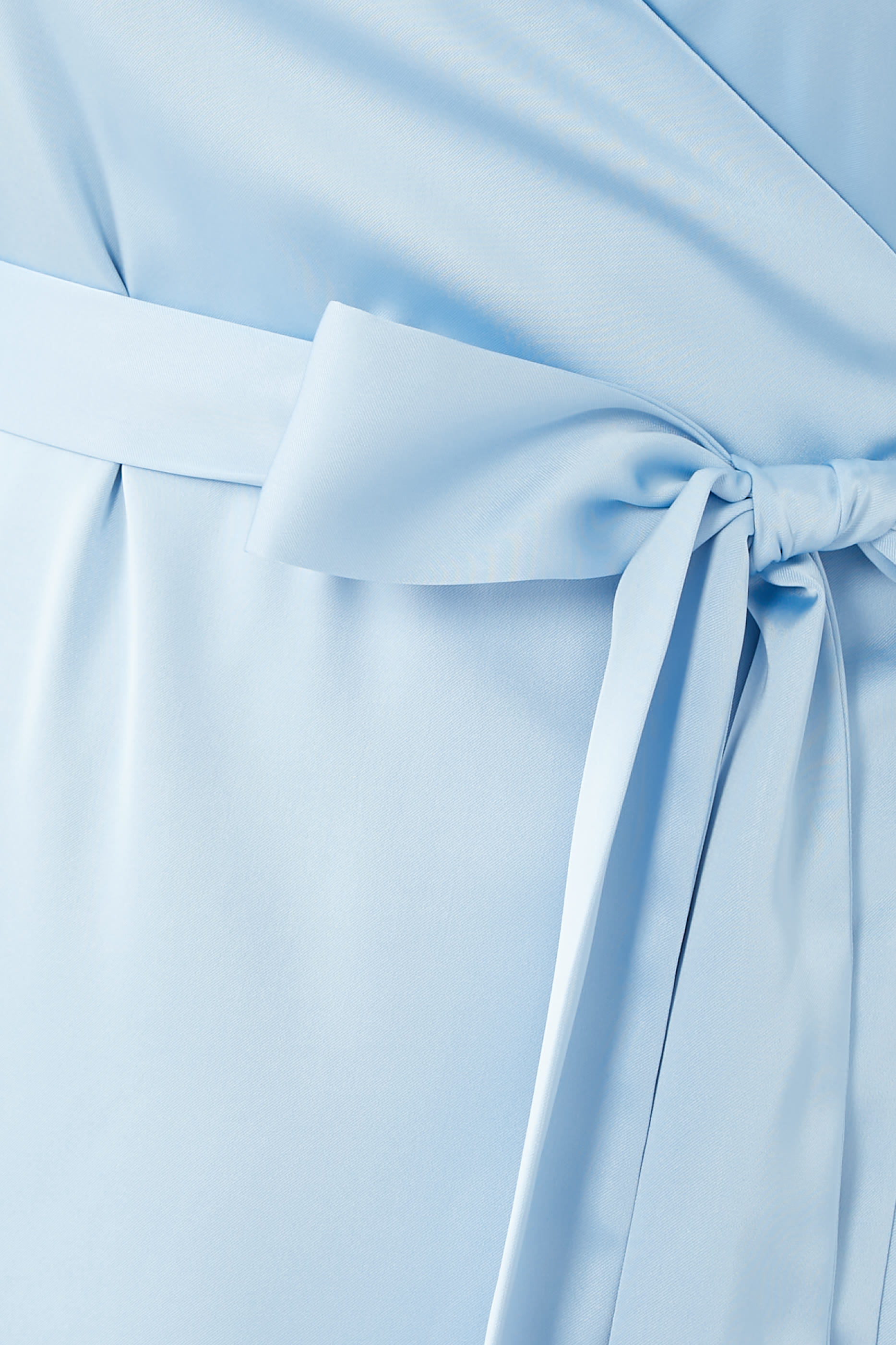 فستان متوسط الطول بتصميم ملفوف ستان