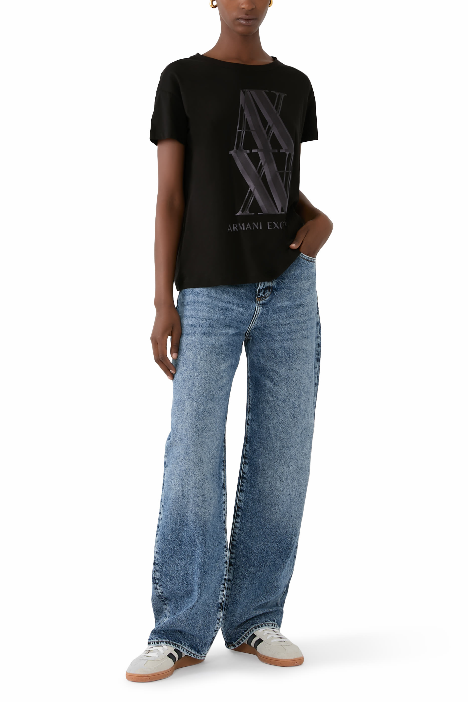 تيشيرت بشعار الماركة