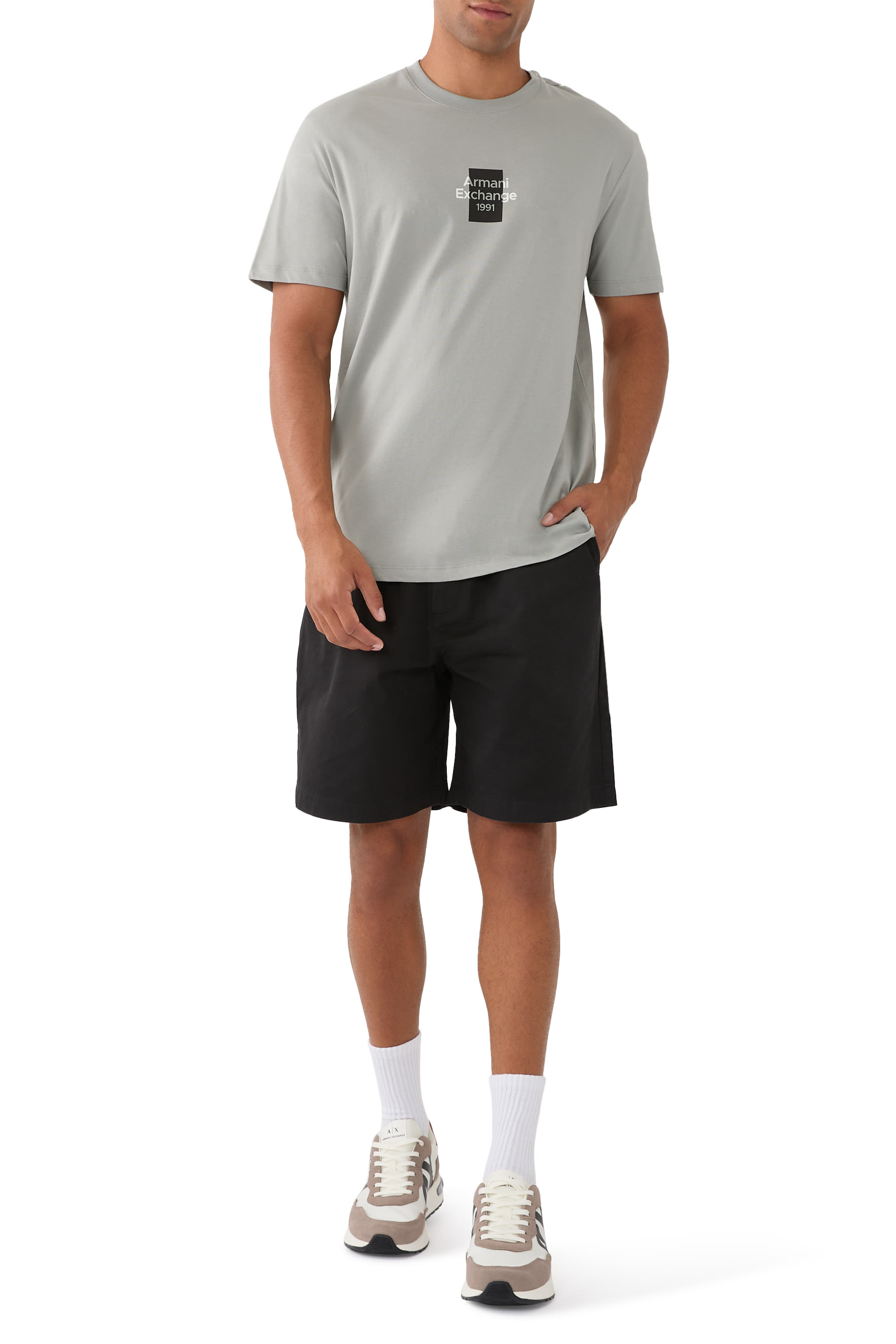 تيشيرت بشعار الماركة