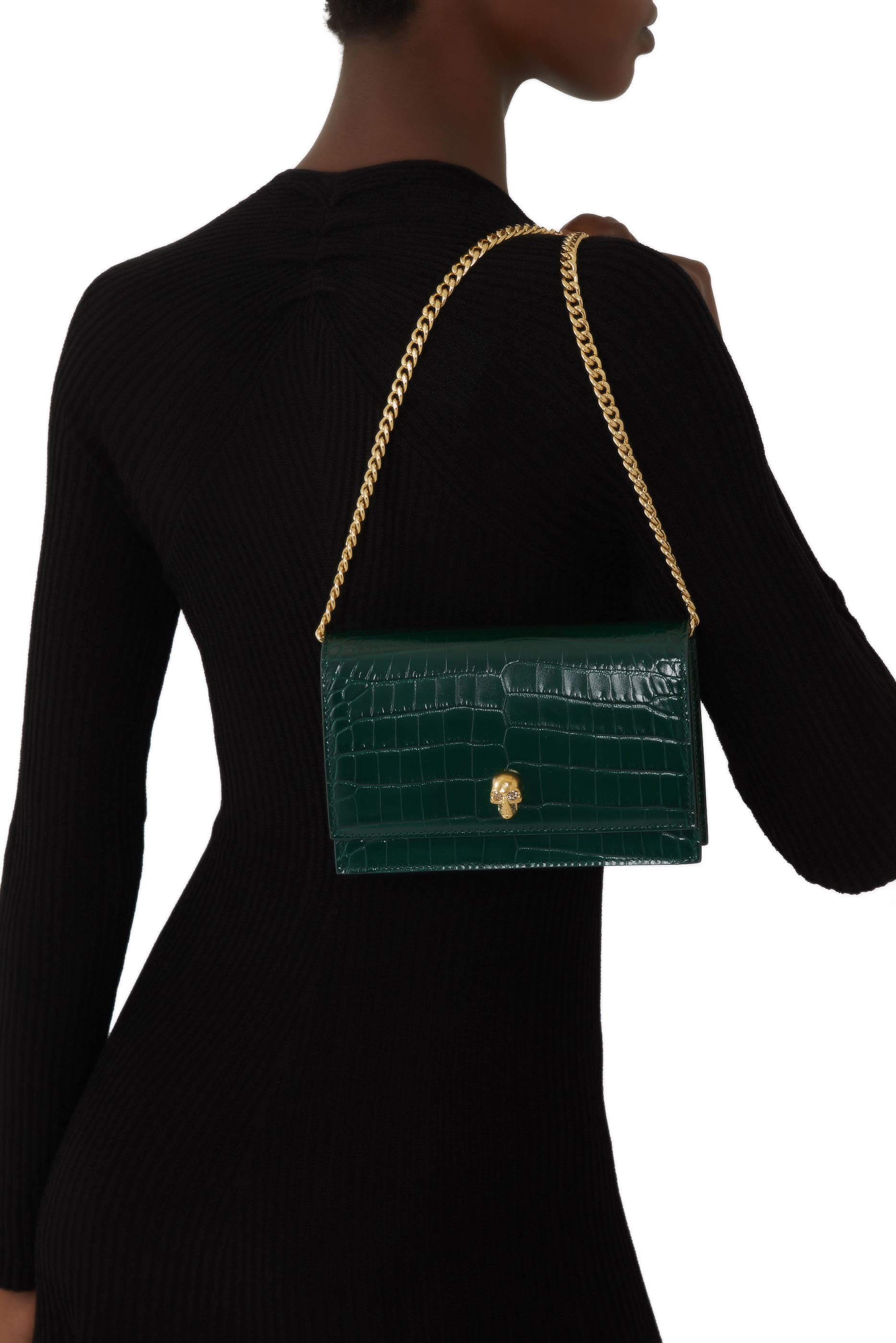 حقيبة صغيرة مزينة بجمجمة جلد لامع بنقشة جلد التمساح