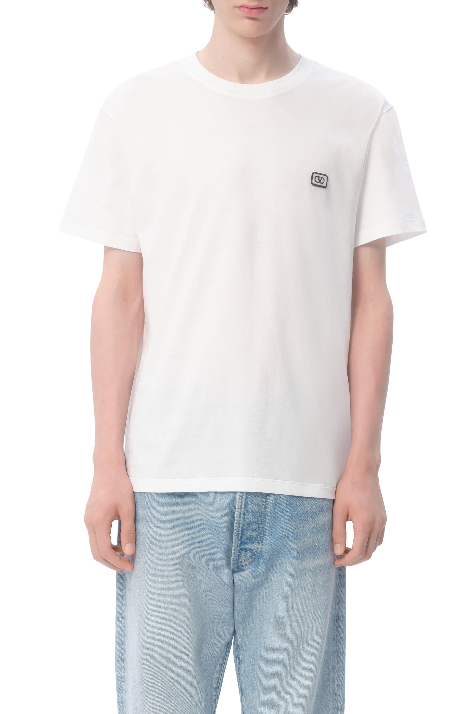 تيشيرت برقعة بشعار الماركة