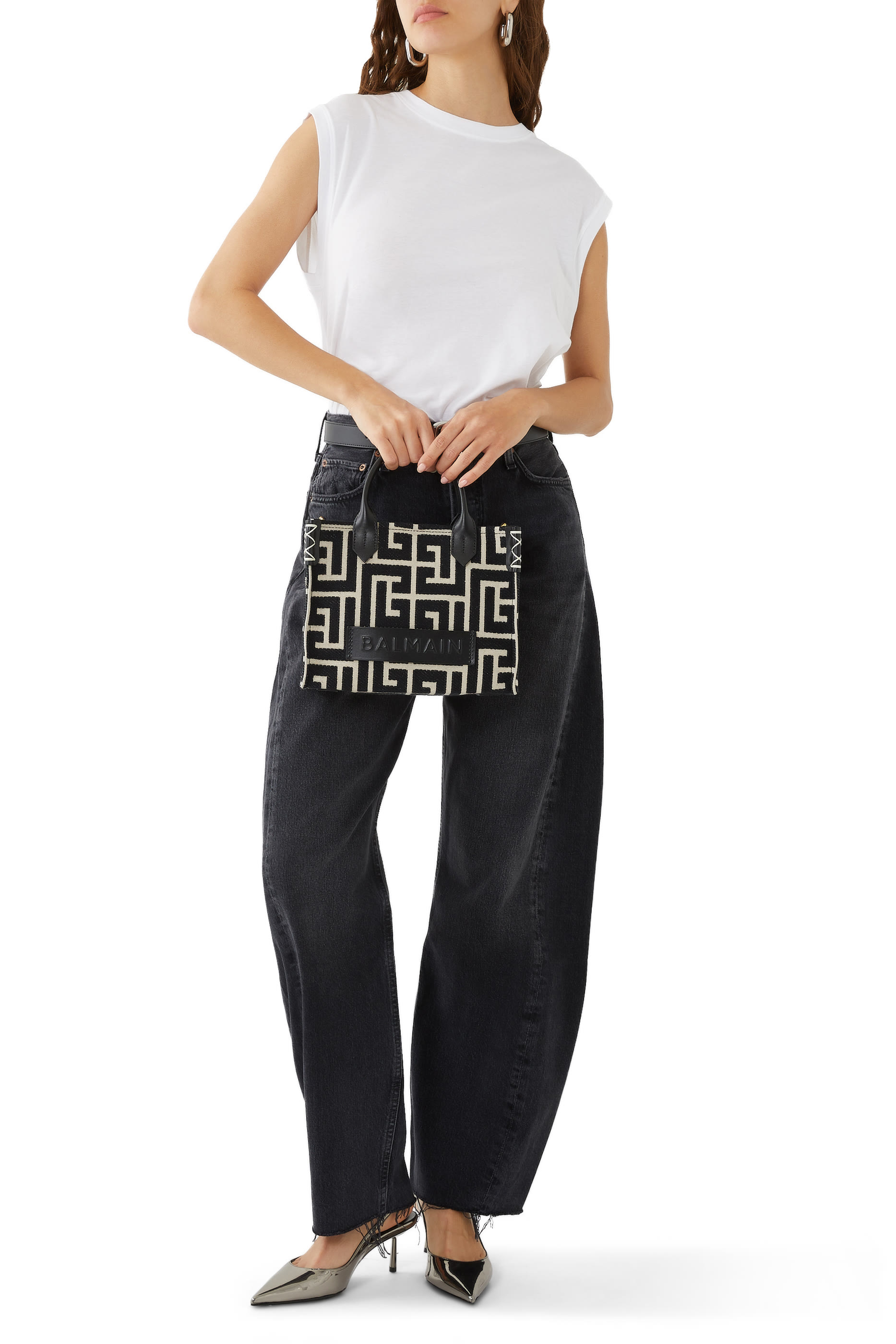 حقيبة يد بي ارمي بنقشة حرف شعار الماركة جاكار وجلد