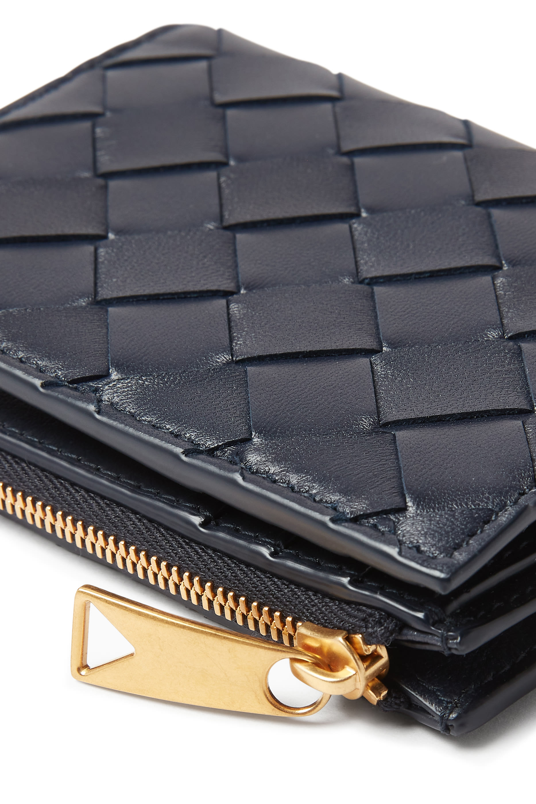 محفظة صغيرة بتصميم مجدول ثنائي الطي