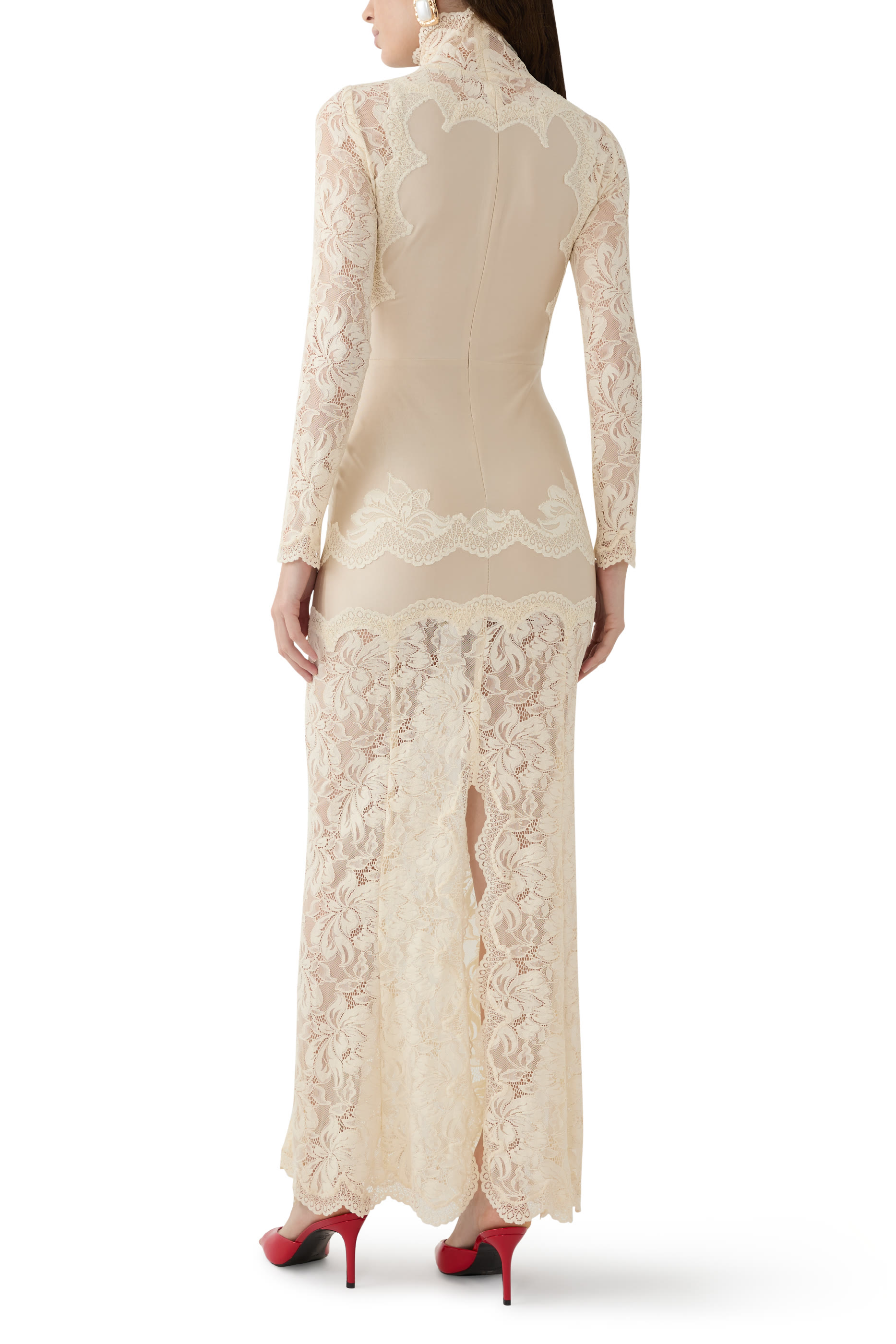 فستان طويل دانتيل وحرسيه