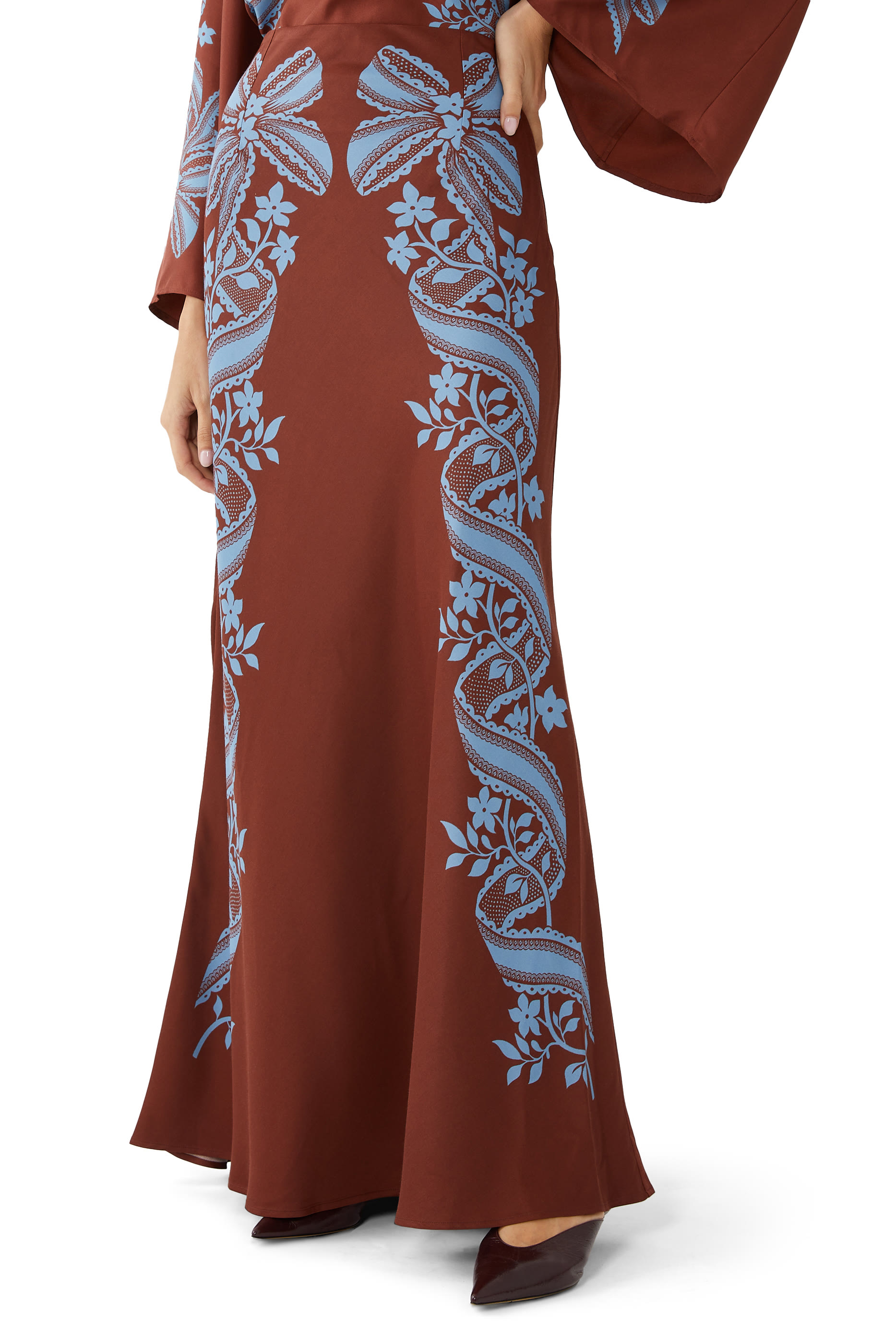 تنورة طويلة ستان