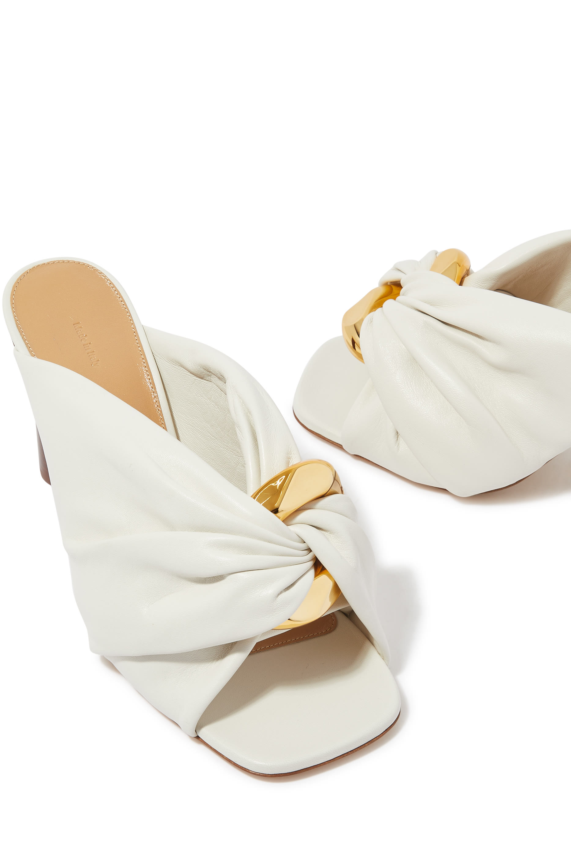 حذاء كورنر 95 مفتوح من الخلف