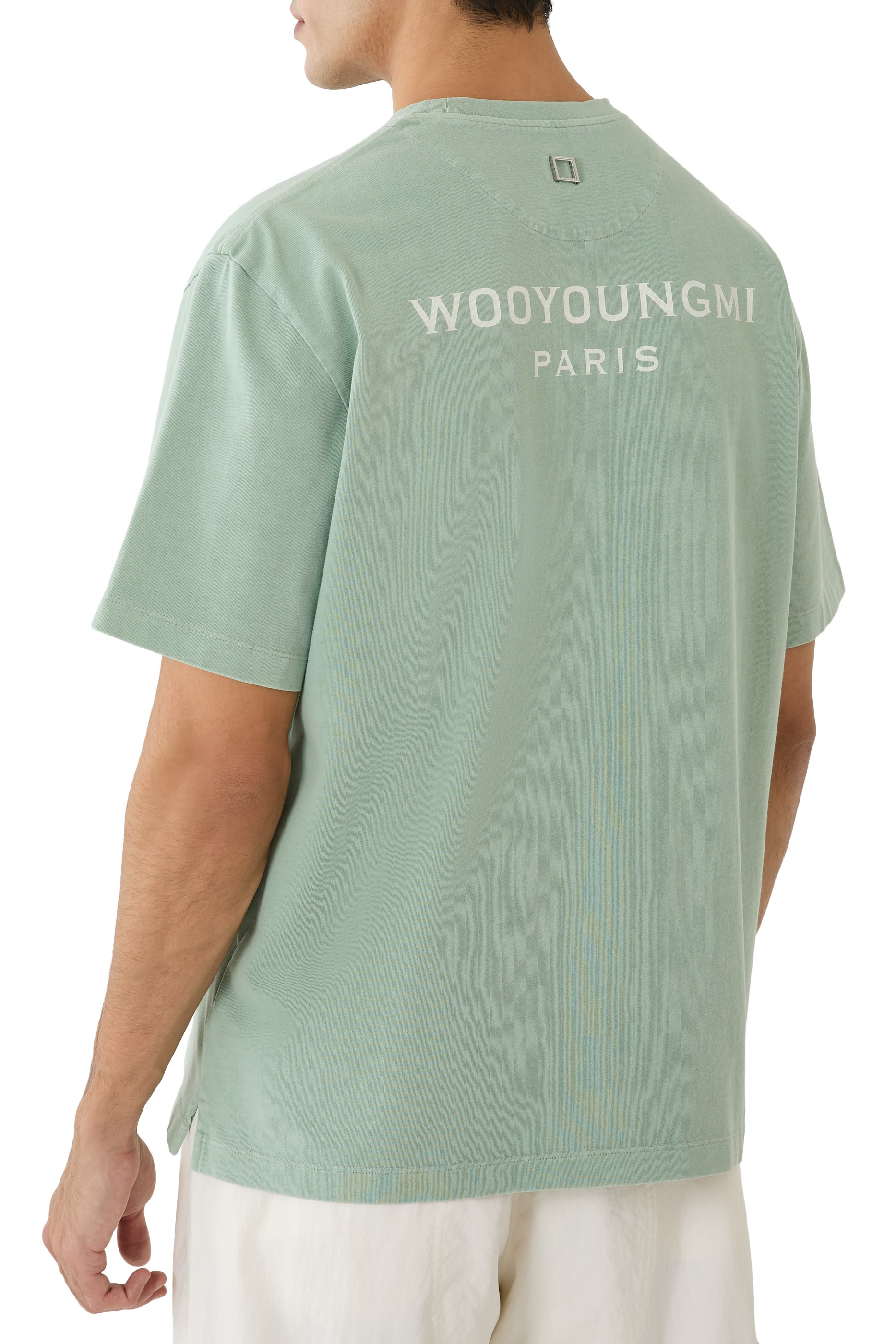 تيشيرت بشعار الماركة في الخلف قطن