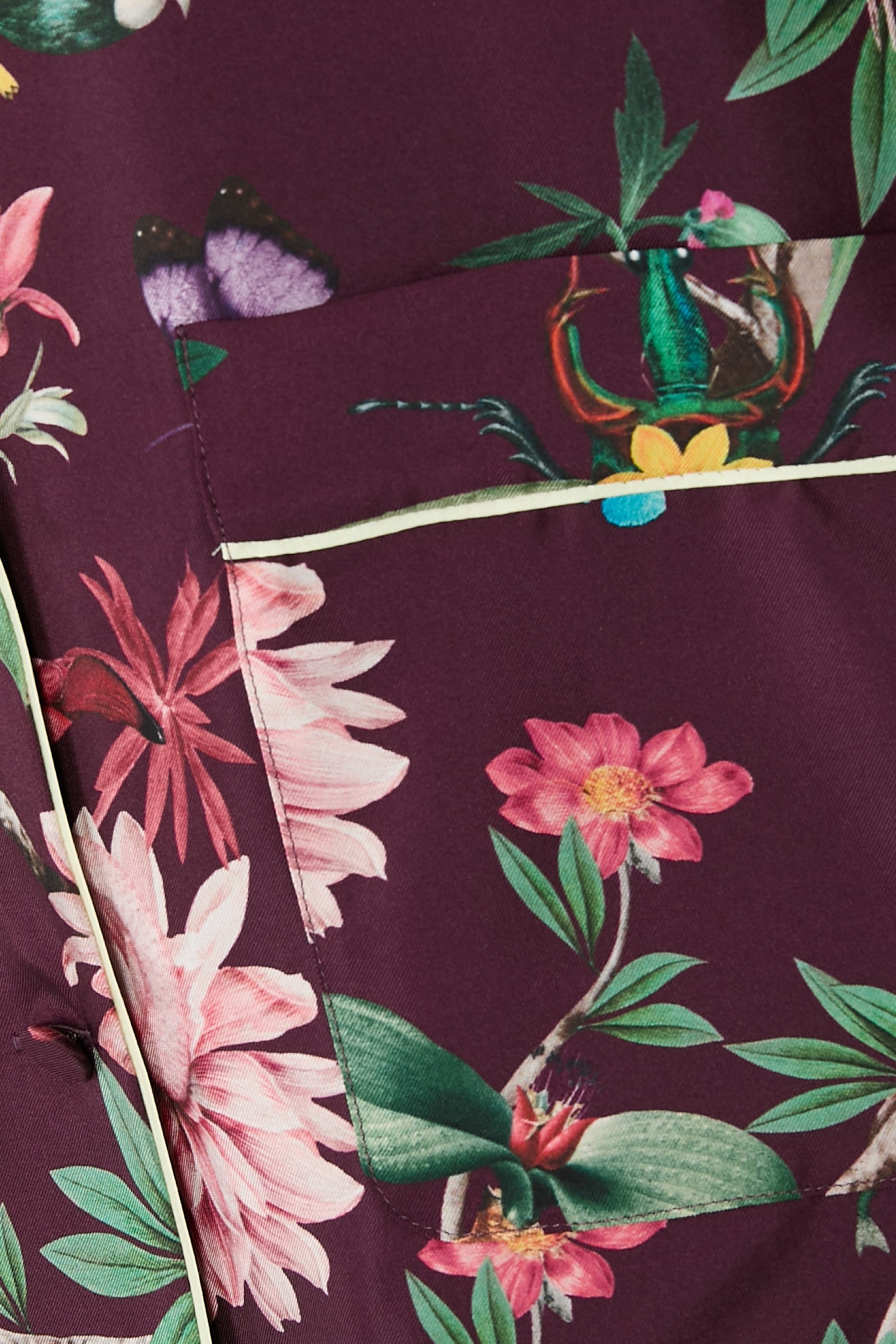 قميص بيجامة