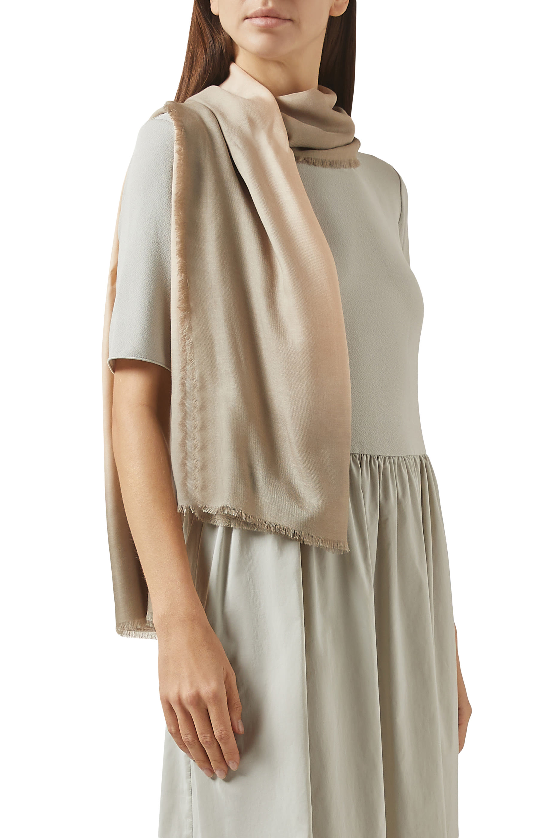 وشاح بنقشة بلون متدرج