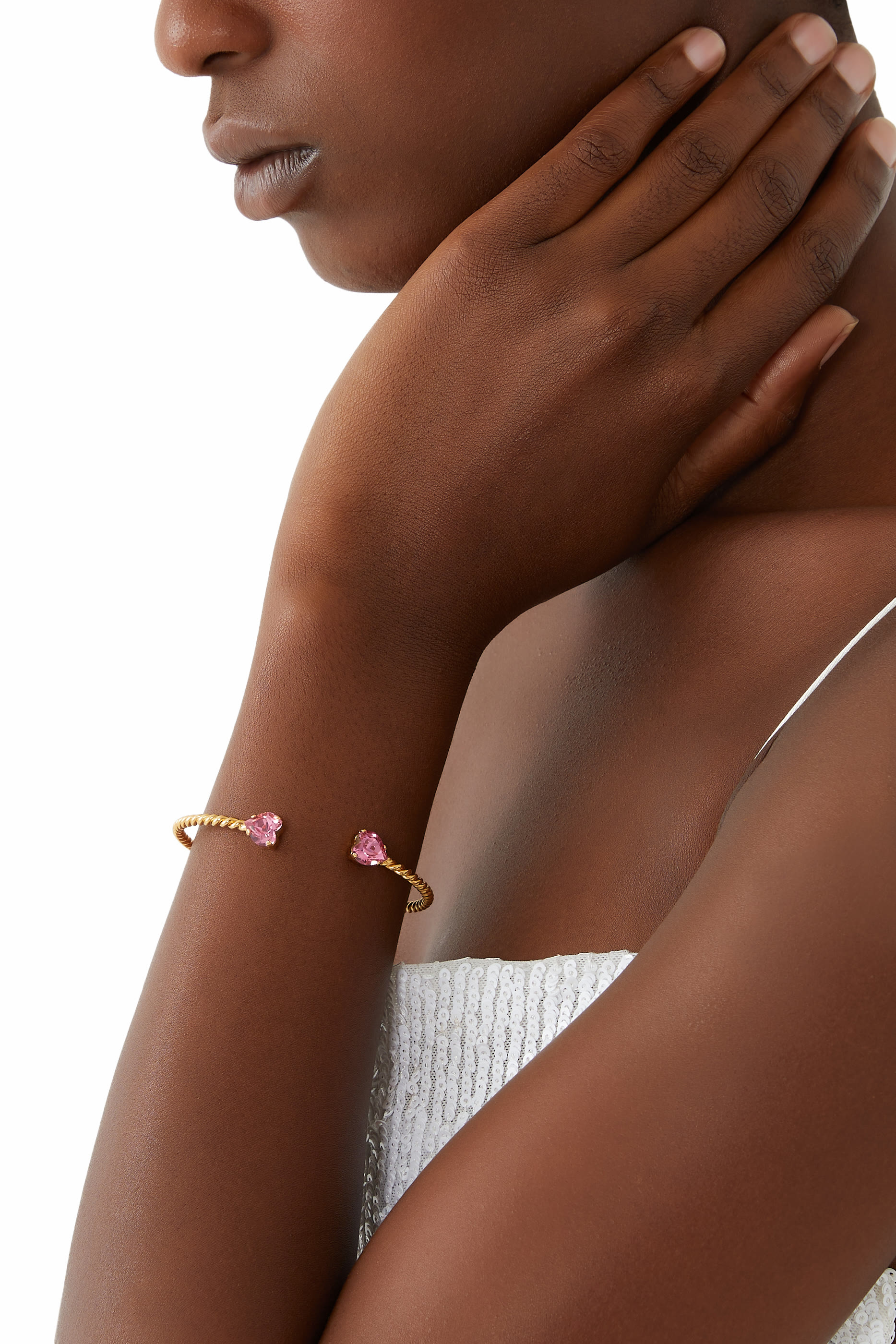 سوار فالنتينا بحلي بتصميم قلب مرصعة بالكريستال، معدن مطلي بذهب عيار 18