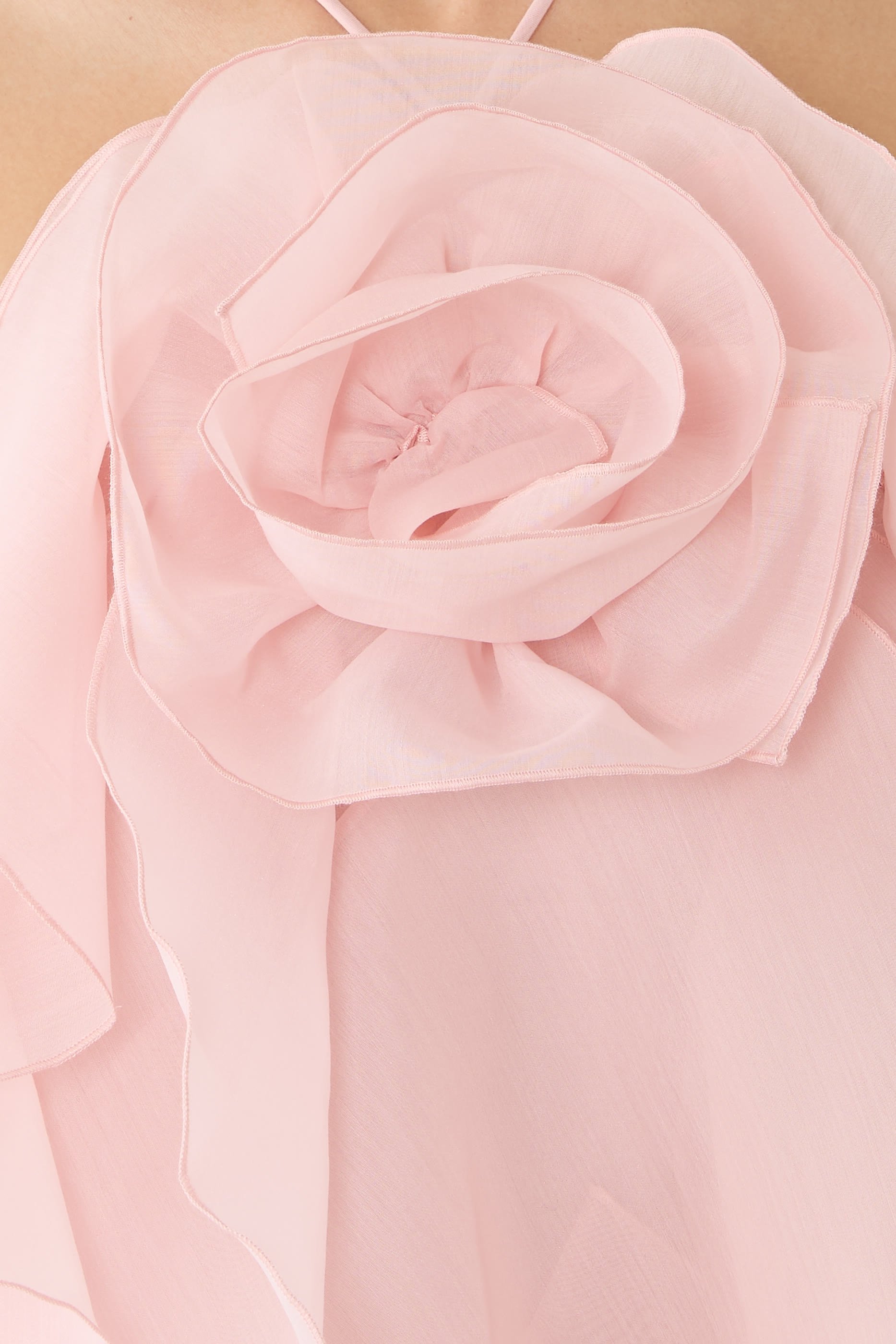 فستان طويل باندوريا بتصميم متدرج