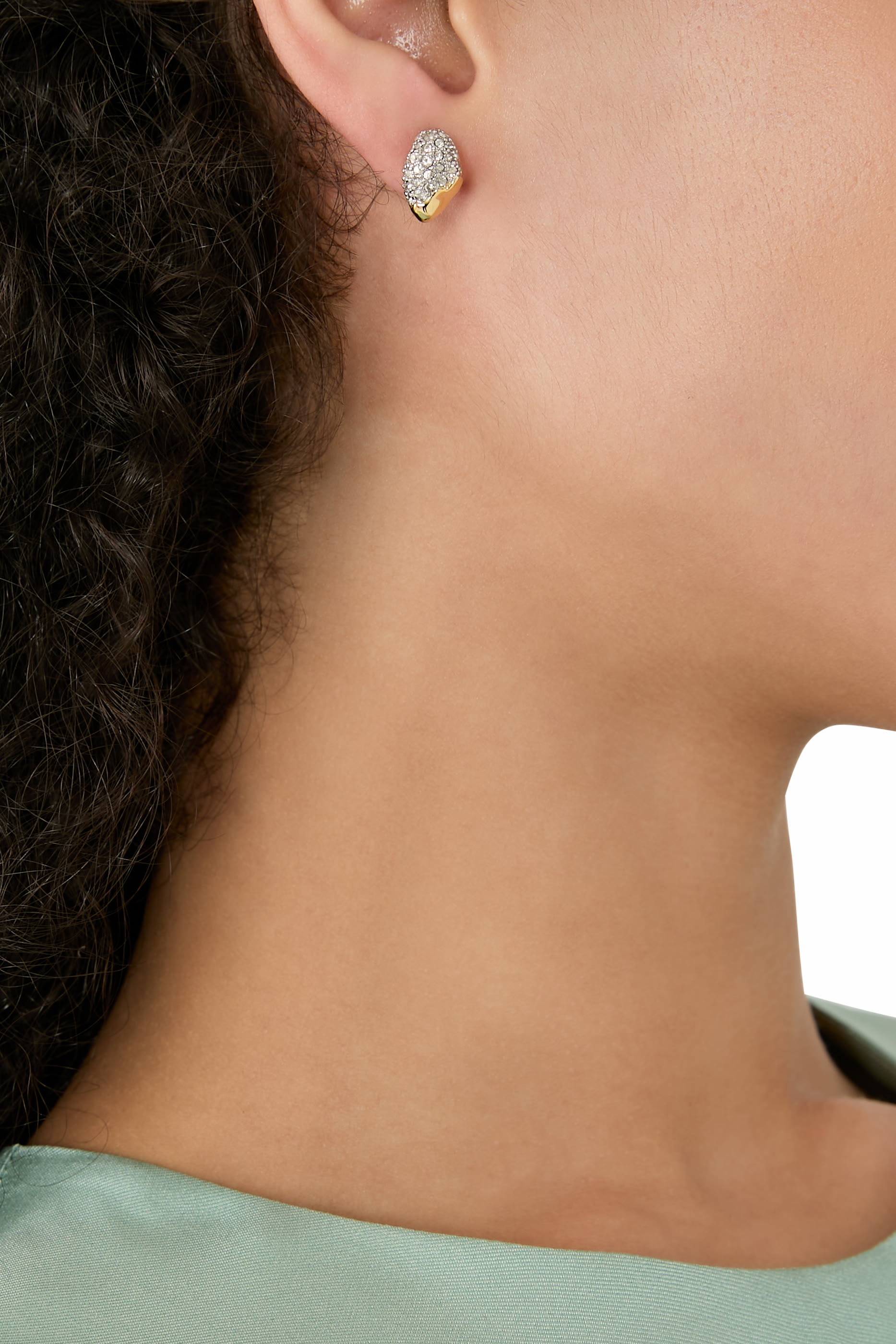 أقراط سولاناليس صغيرة مرصعة بالكريستال