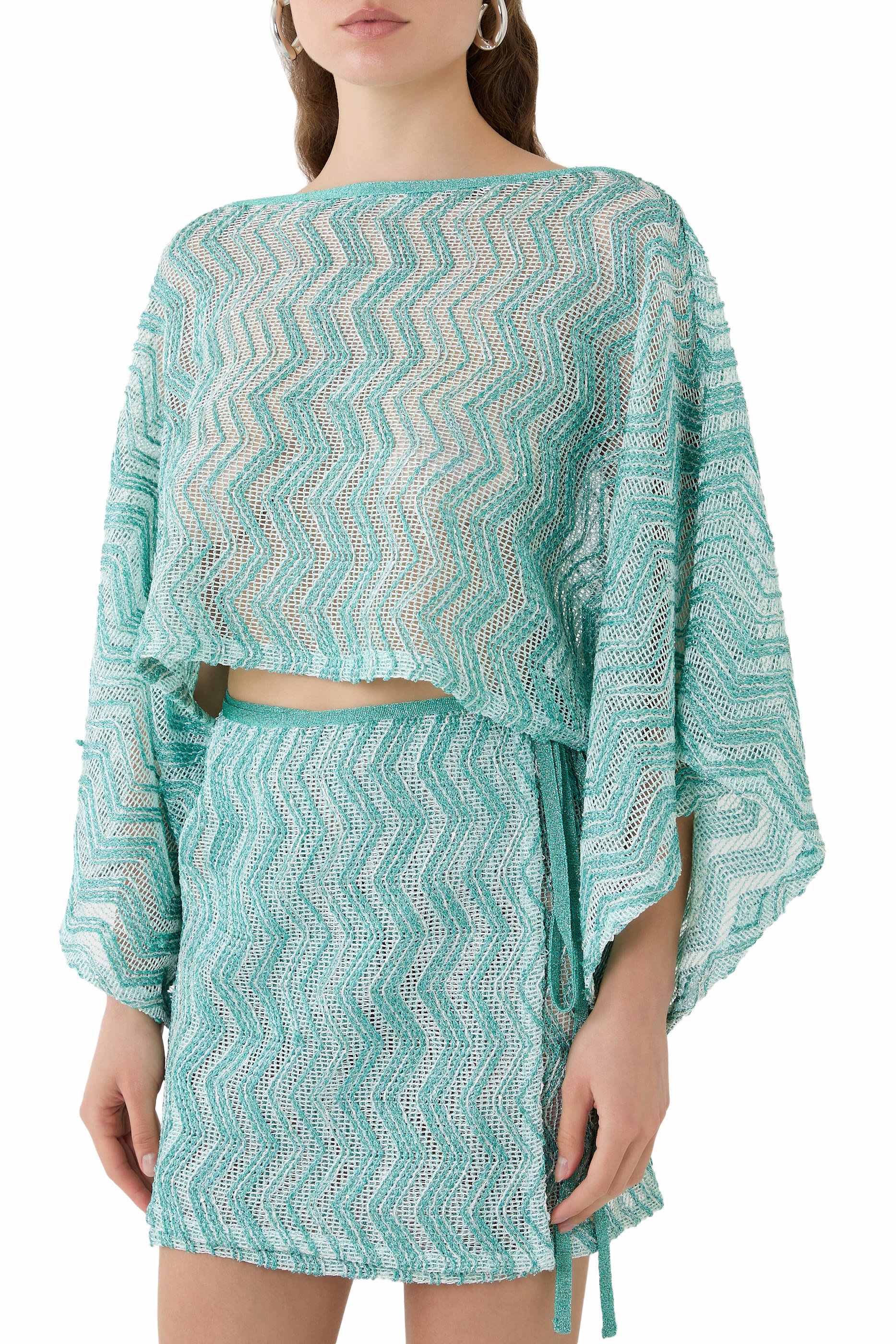 بلوزة قماش شبكي بنقشة خطوط متعرجة