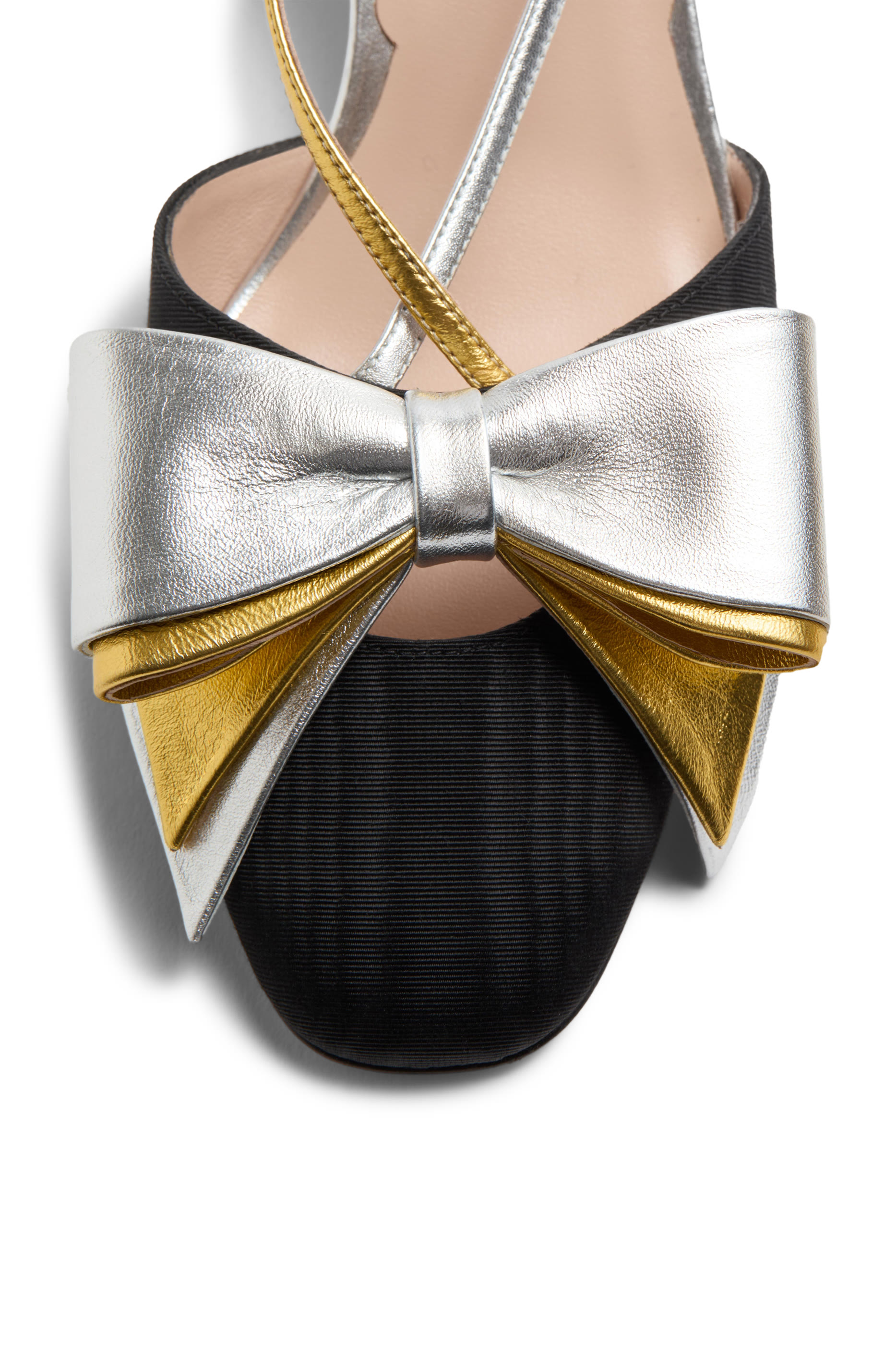 حذاء كلاسيكي  45 بسير خلفي وفيونكة