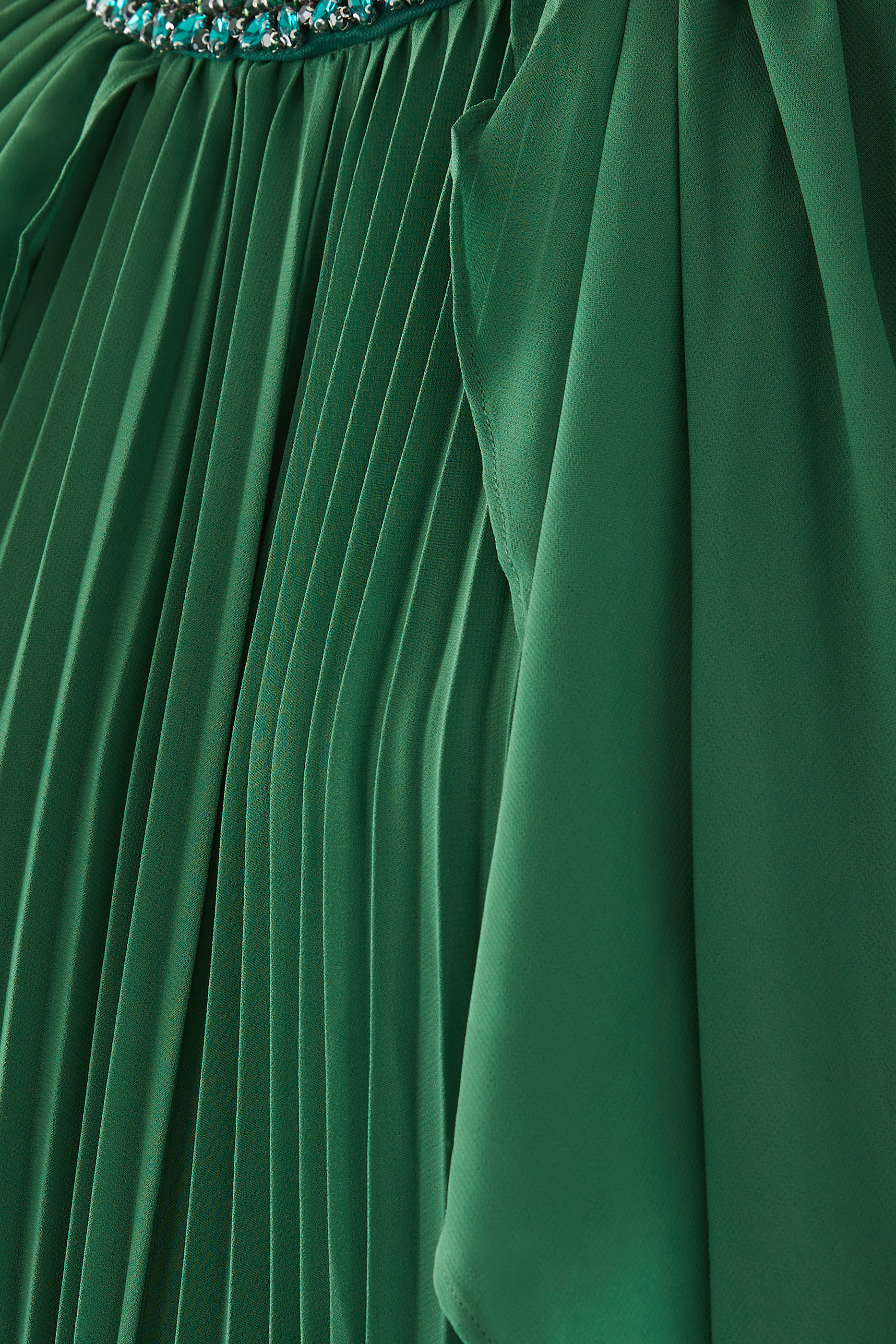 فستان طويل مع كاب شيفون