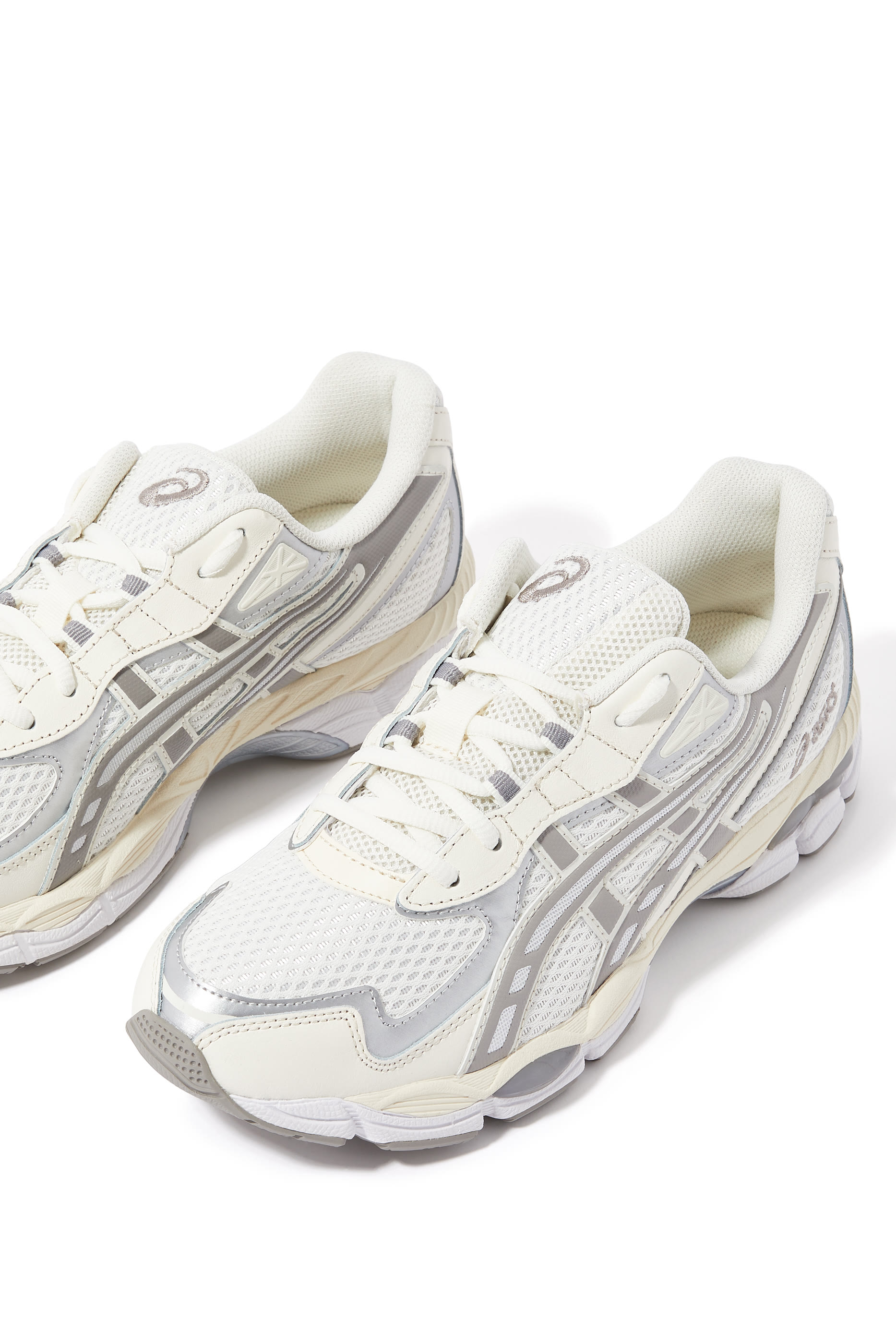 سنيكرز جل- ان واي سي 2055 للجري