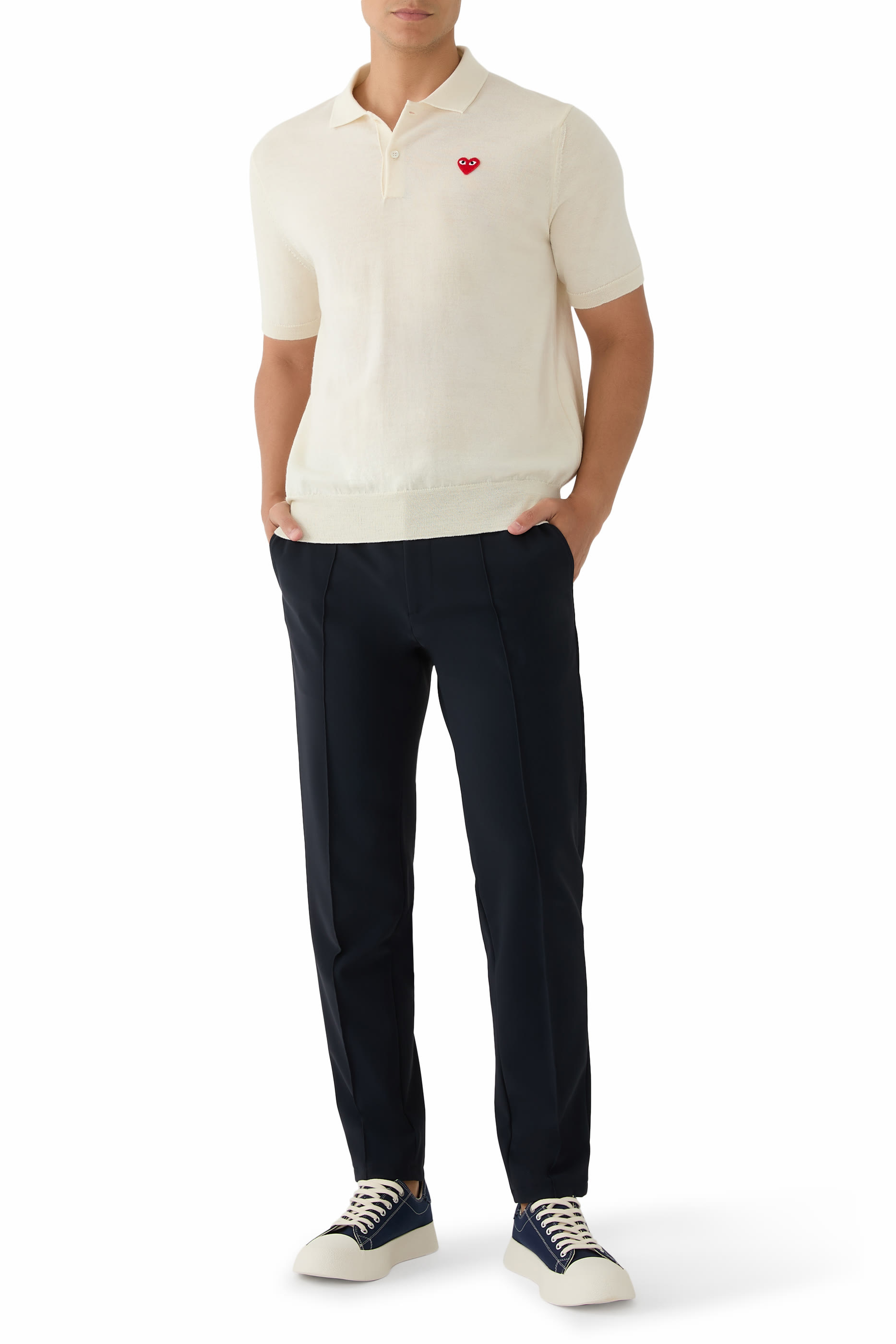 قميص بولو بقلب مطرز