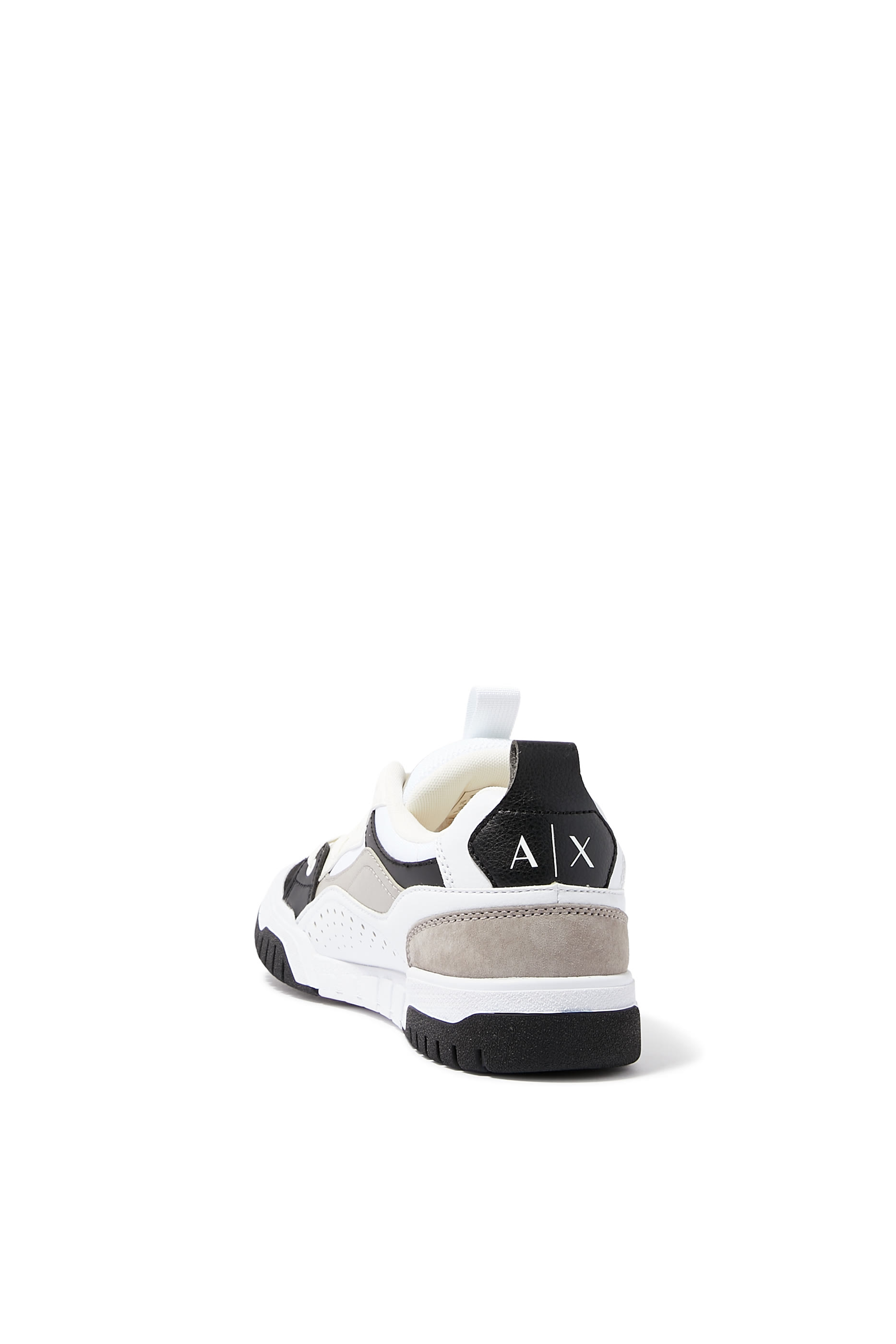 سنيكرز دوك بشعار الماركة