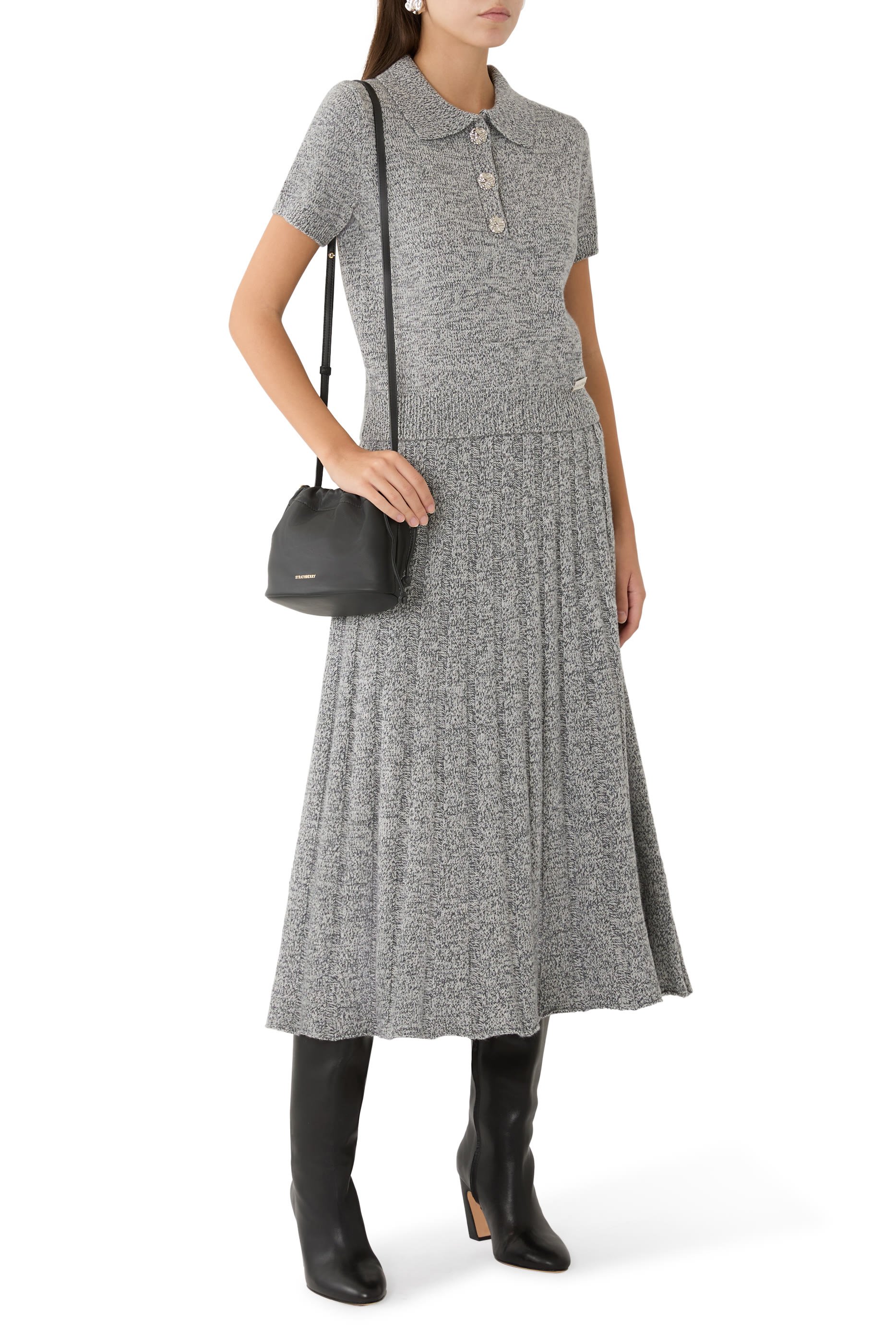 قميص بولو بأكمام قصيرة