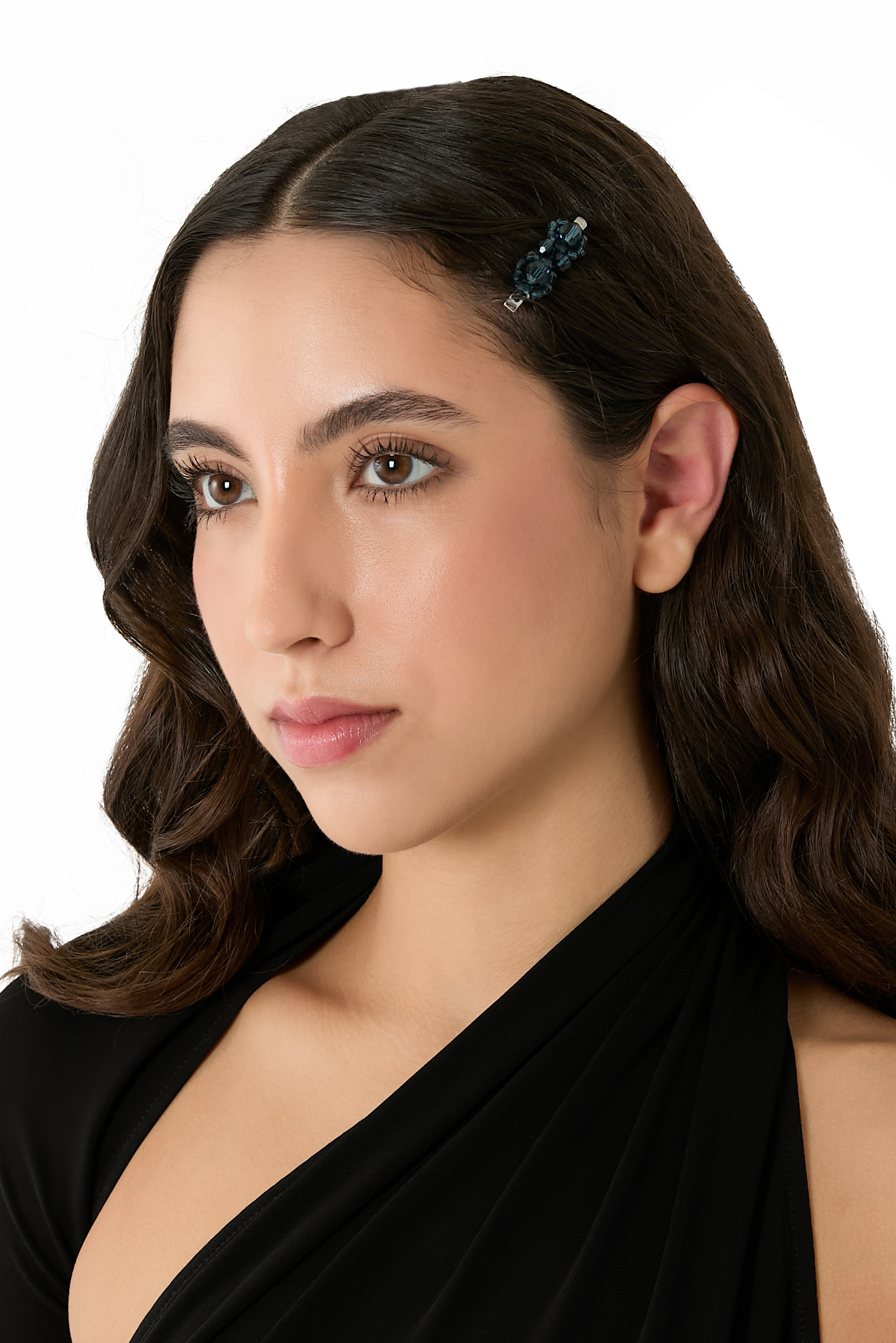 مشبك شعر مزين بزهور صغيرة