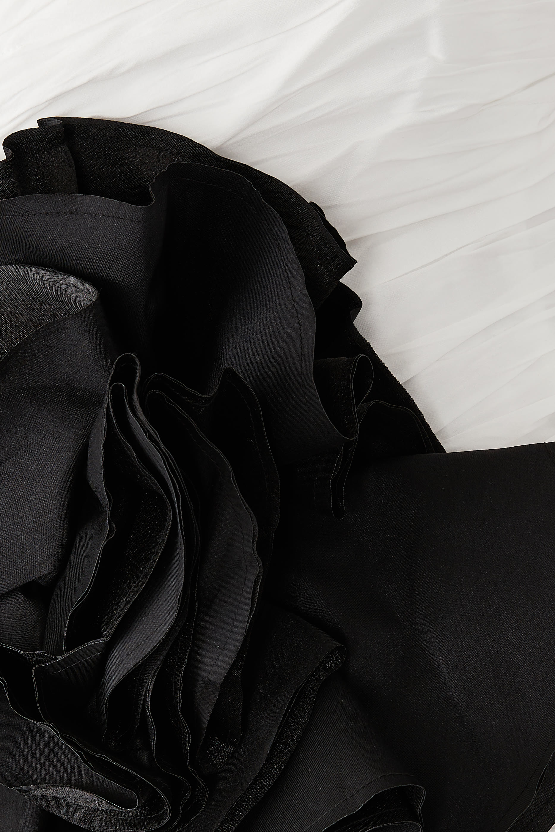 فستان قصير بوشن بزهور حلزونية