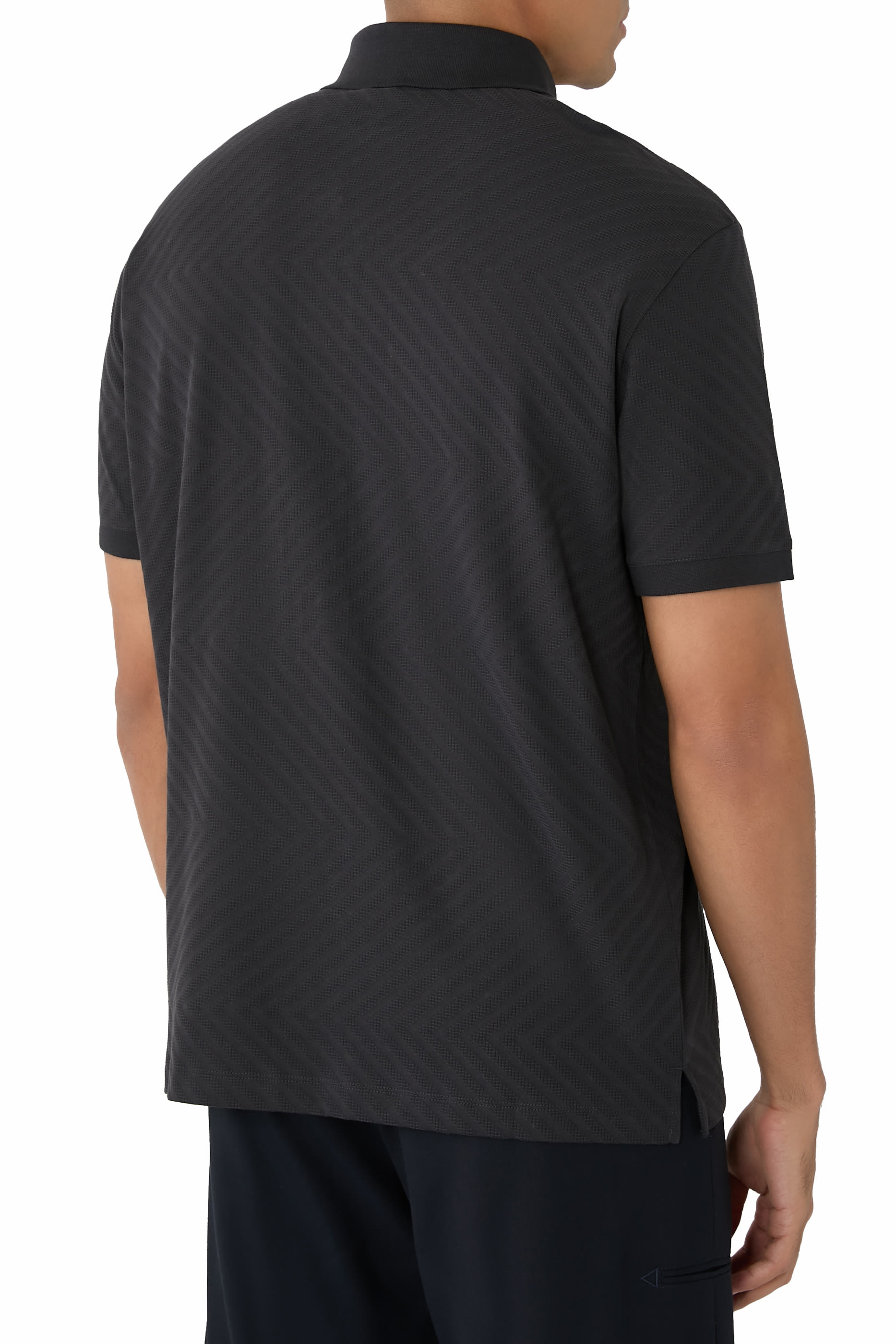 قميص بولو بخطوط أفقية