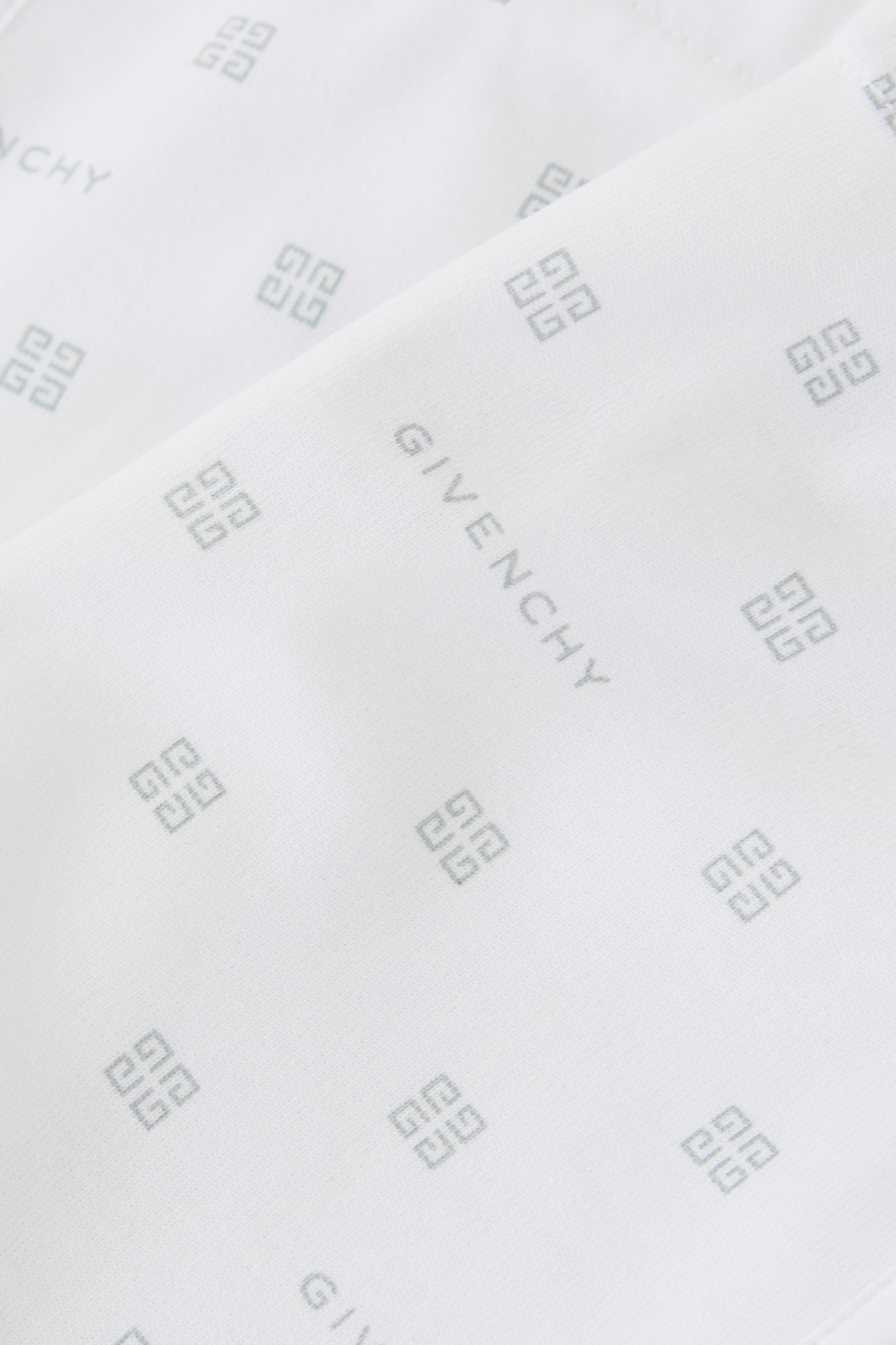 طقم شورت قطن بشعار الماركة للأطفال